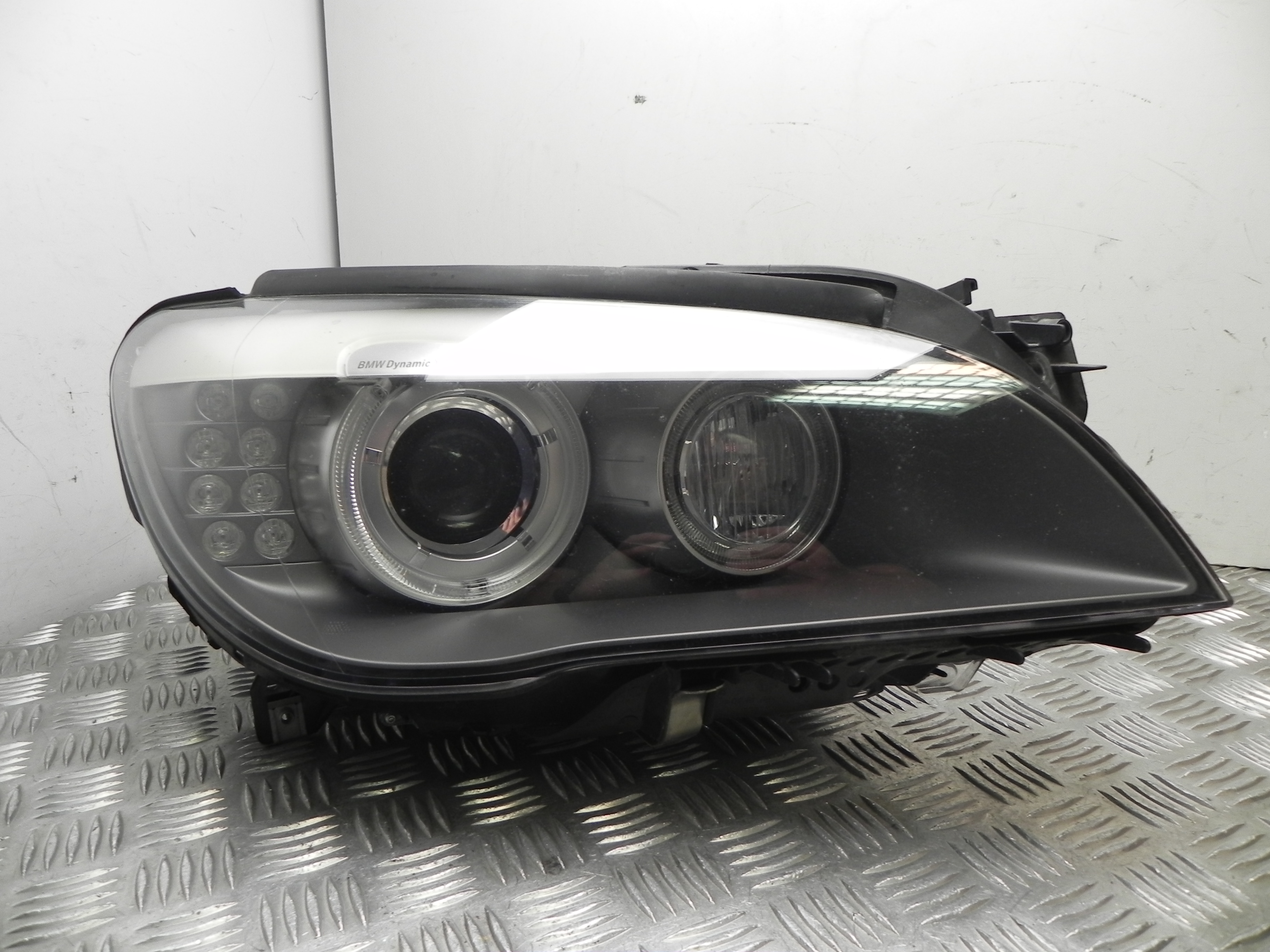 BMW 7 Series F01/F02 (2008-2015) Front Right Headlight 7228424, 7237647 23431671