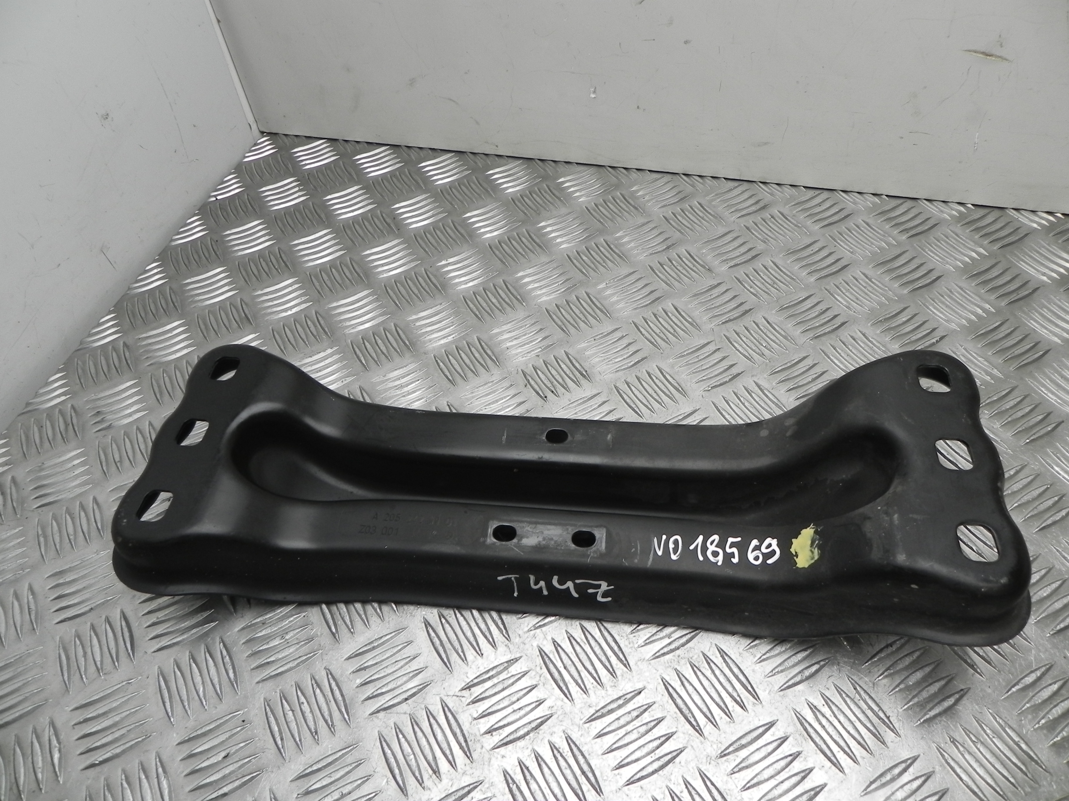 MERCEDES-BENZ C-Class W205/S205/C205 (2014-2023) Exhaust Hanger Bracket A2052421101 23429595