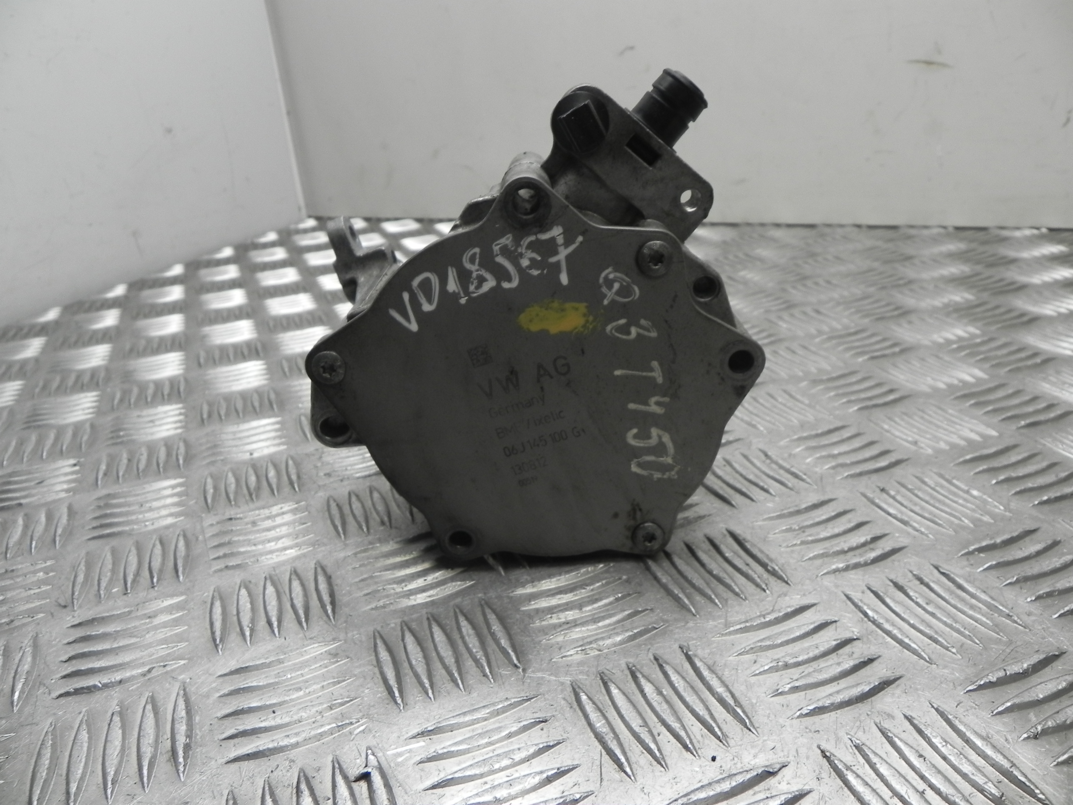 AUDI Q5 8R (2008-2017) Vacuum Pump 06J145100G 23429590