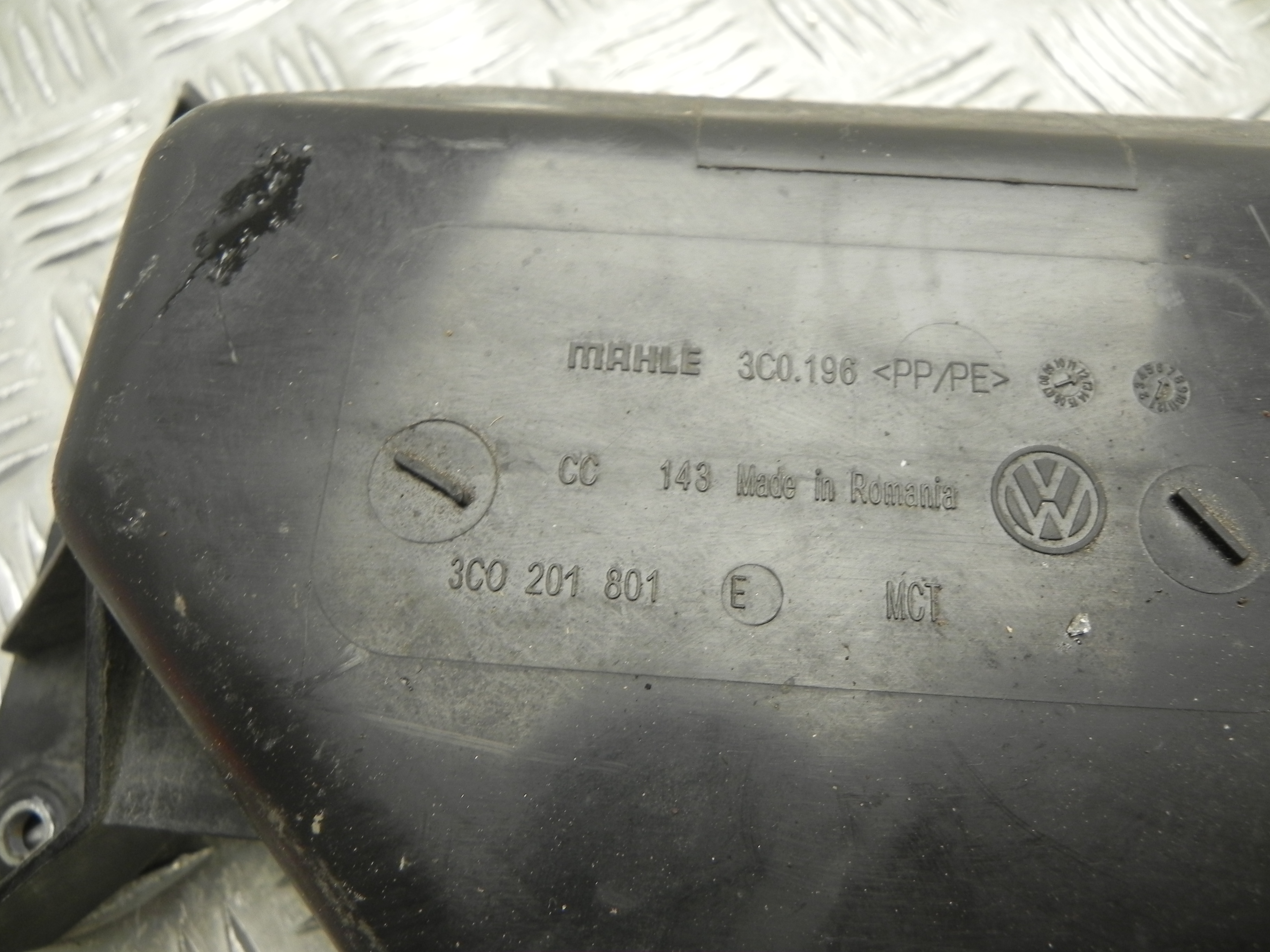 AUDI Q3 8U (2011-2020) Vacuum tank 3C0201801E 23429629