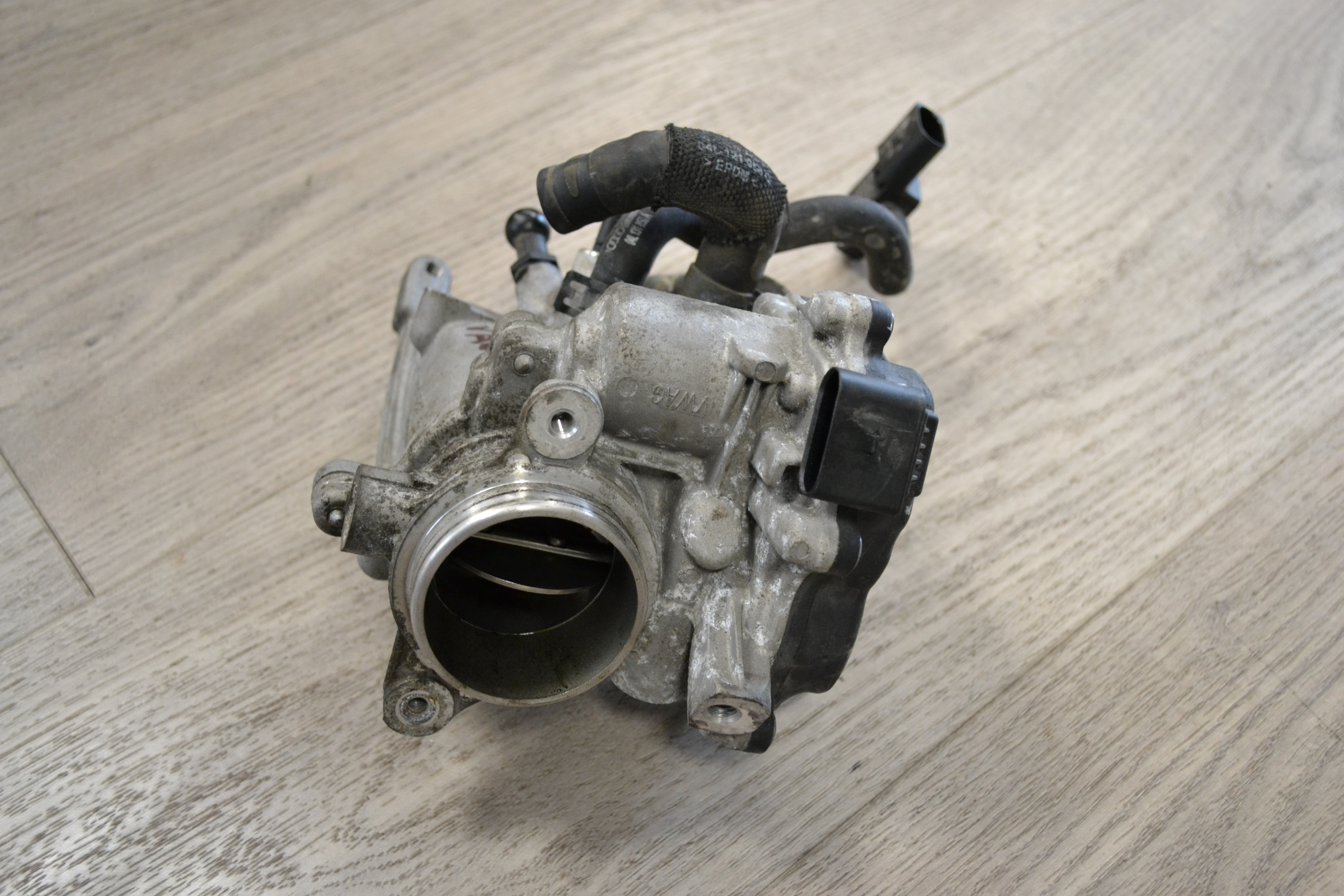 VOLKSWAGEN Passat B8 (2014-2023) Throttle Body 04L128059, 04L128063, 04L128637 23481615