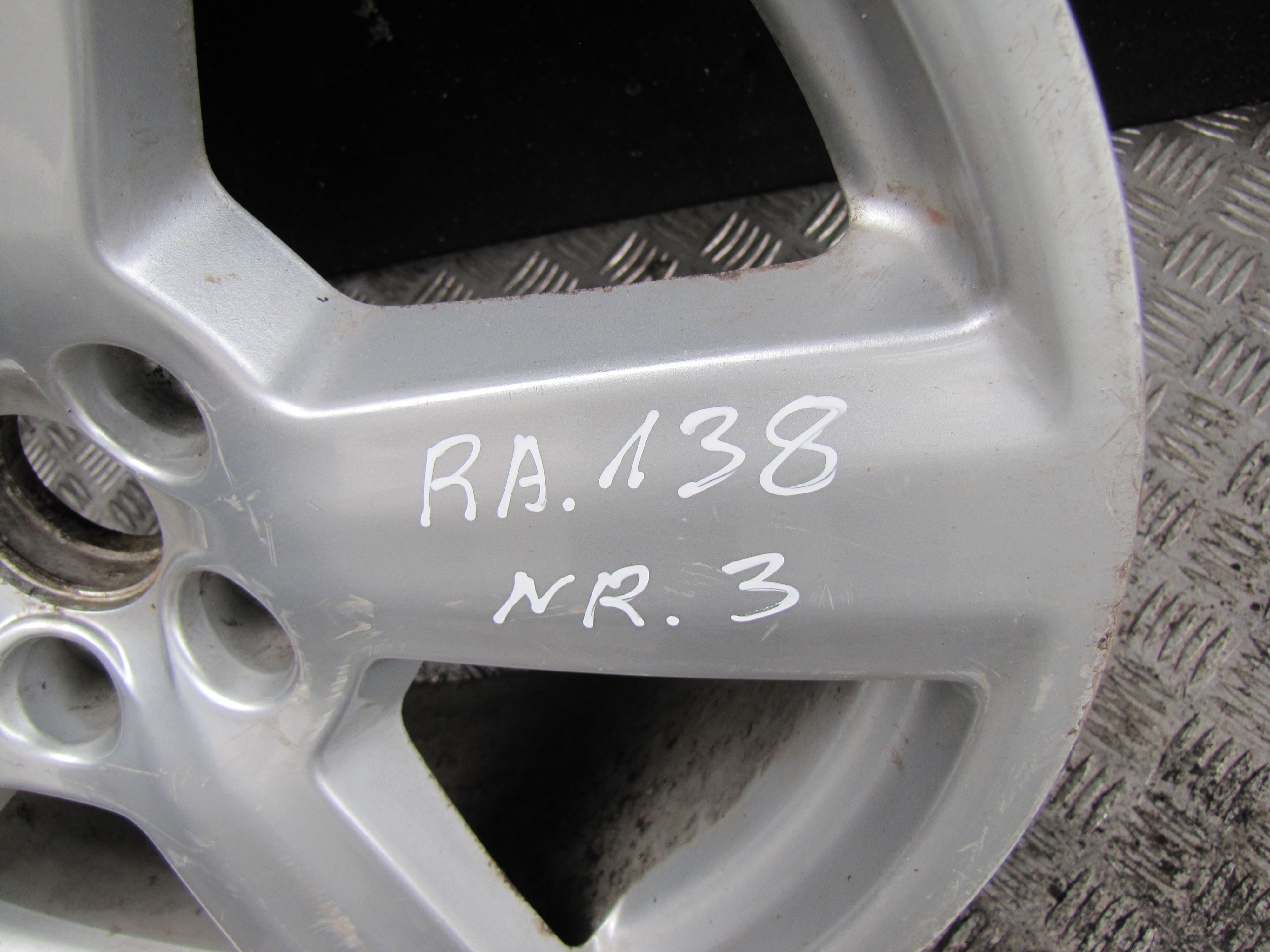 AUDI A6 C6/4F (2004-2011) Ratlankis (ratas) 23427598