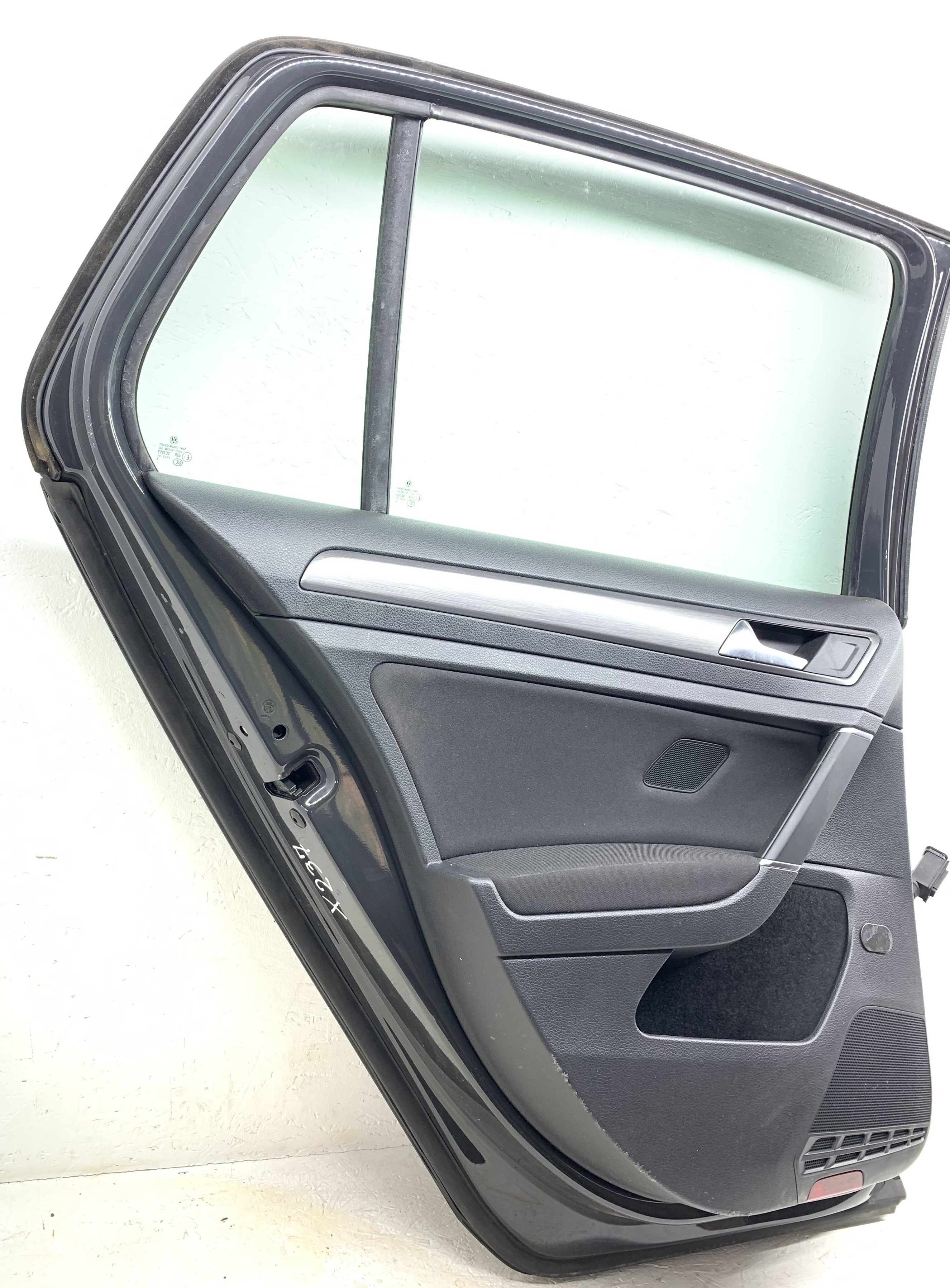 VOLKSWAGEN Variant VII TDI (2014-2024) Rear Right Door 23863535