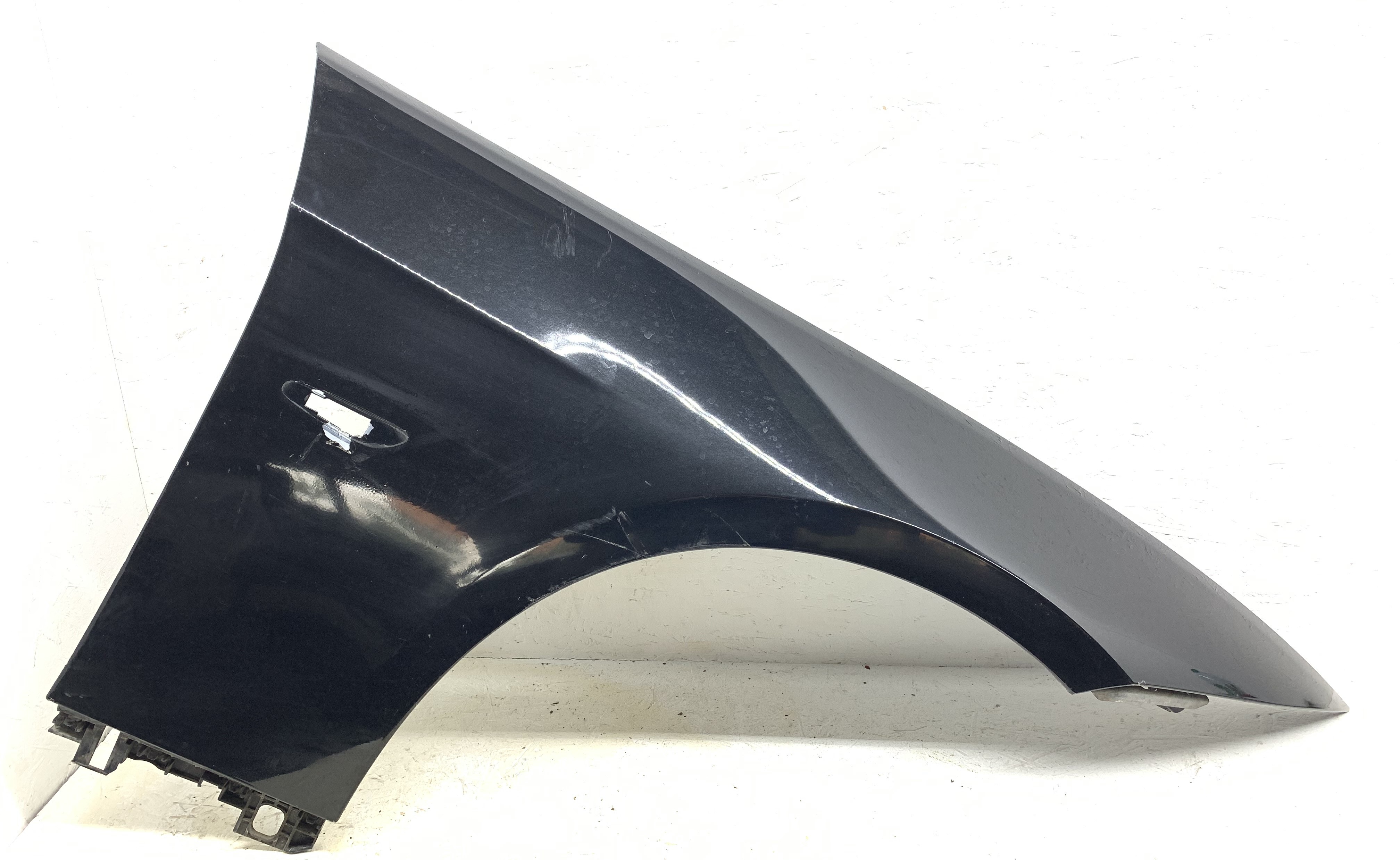 BMW 3 Series E90/E91/E92/E93 (2004-2013) Priekinis dešinys sparnas 23881097