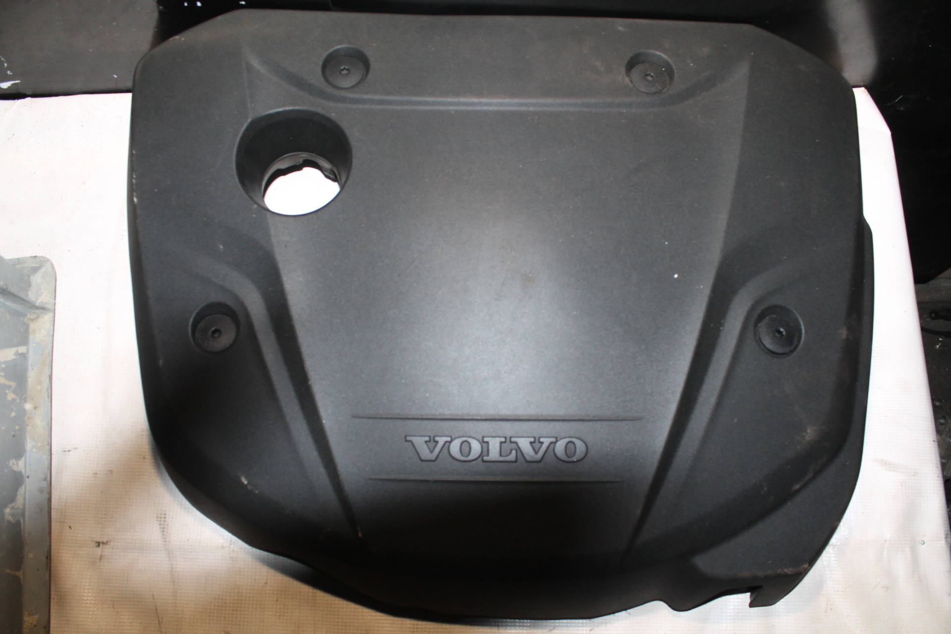 VOLVO S60 2 generation (2010-2020) Variklio dugno apsauga 31437508 24675094