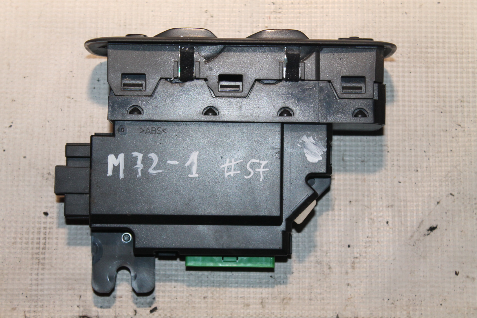 VOLVO XC90 1 generation (2002-2014) Front Left Door Window Switch 8635675 24853153