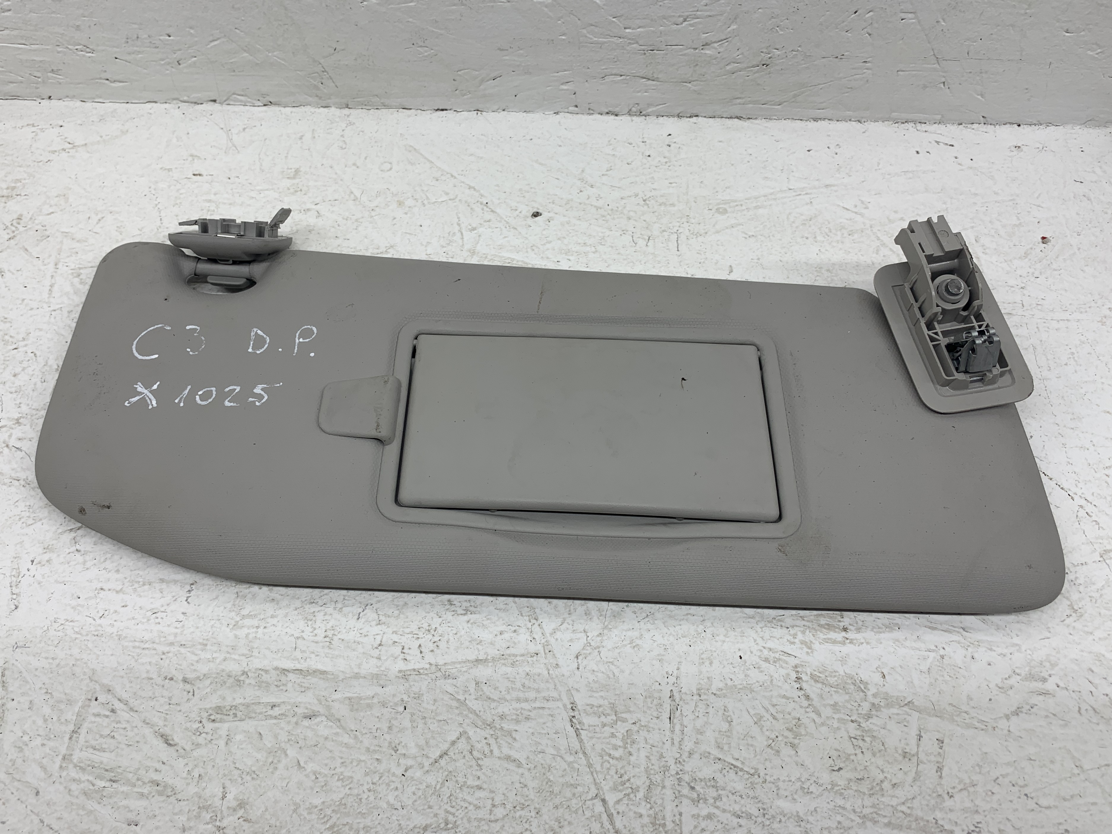 CITROËN C3 3 generation (2016-2024) Right Side Sun Visor 24835894