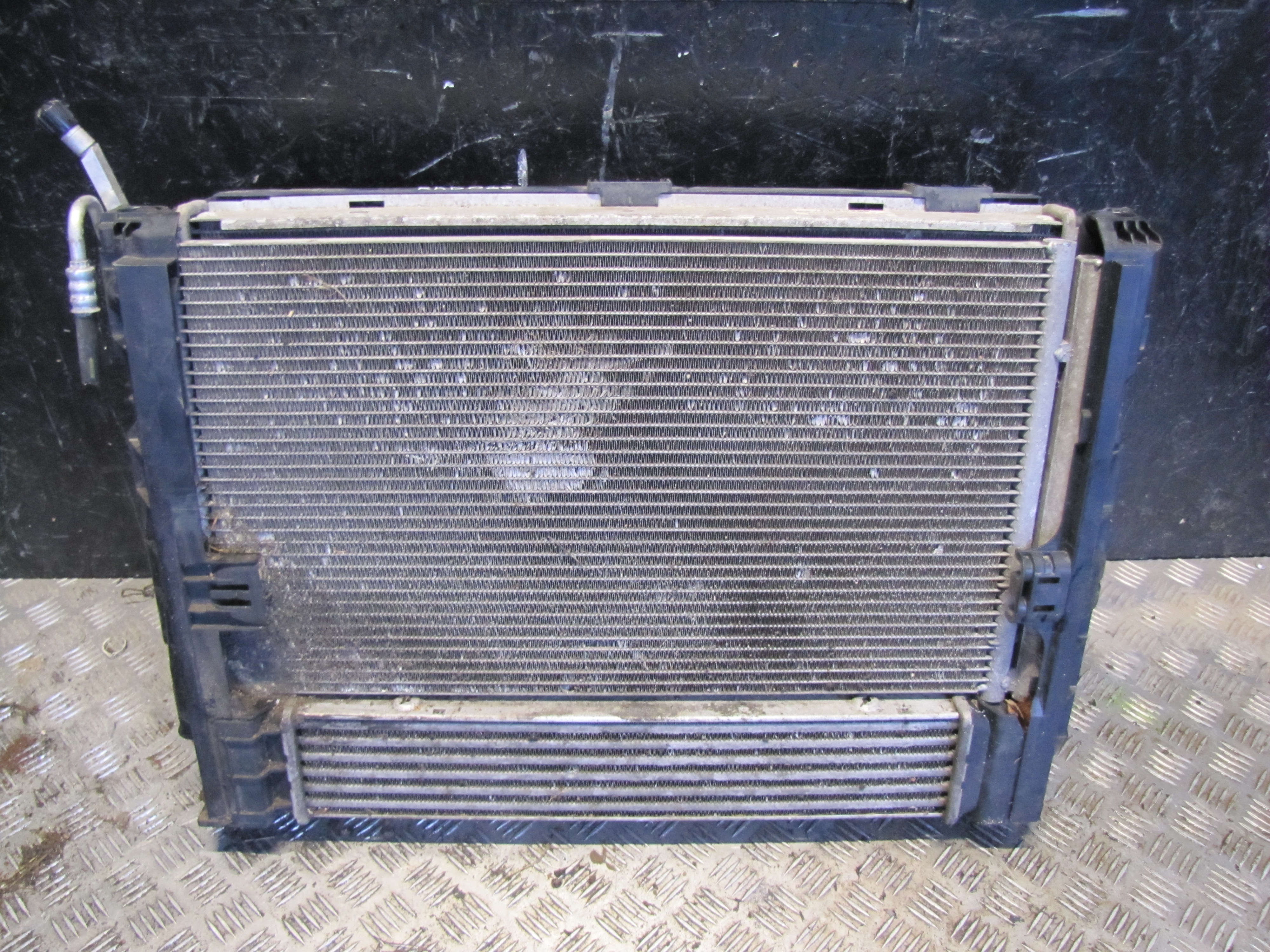 BMW 1 Series E81/E82/E87/E88 (2004-2013) Aušinimo radiatorius 23442587