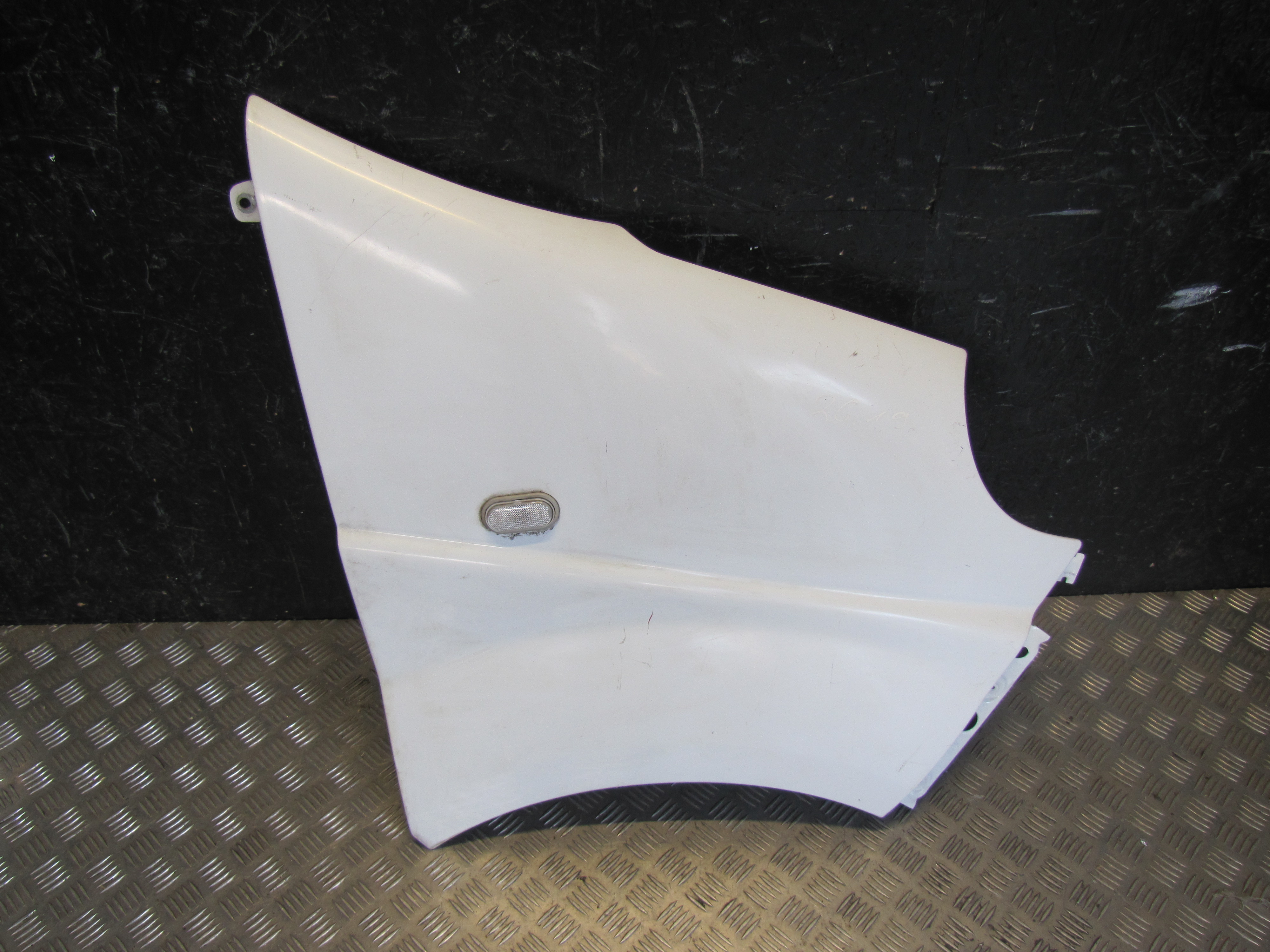 OPEL Vivaro A (2002-2006) Front Right Fender 23840993