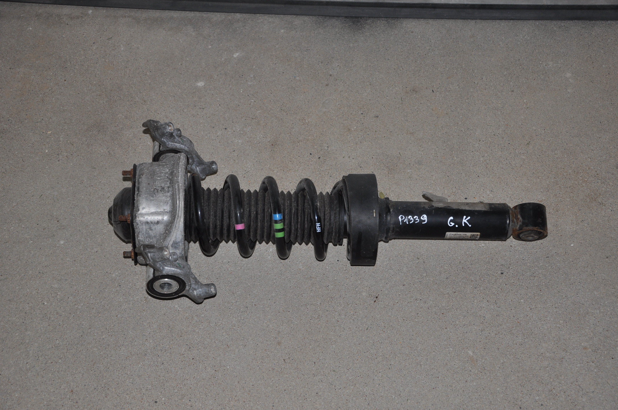 PORSCHE Cayenne 958 (2010-2018) Rear Left Shock Absorber 7P0512301, 7P5513029G 23473645