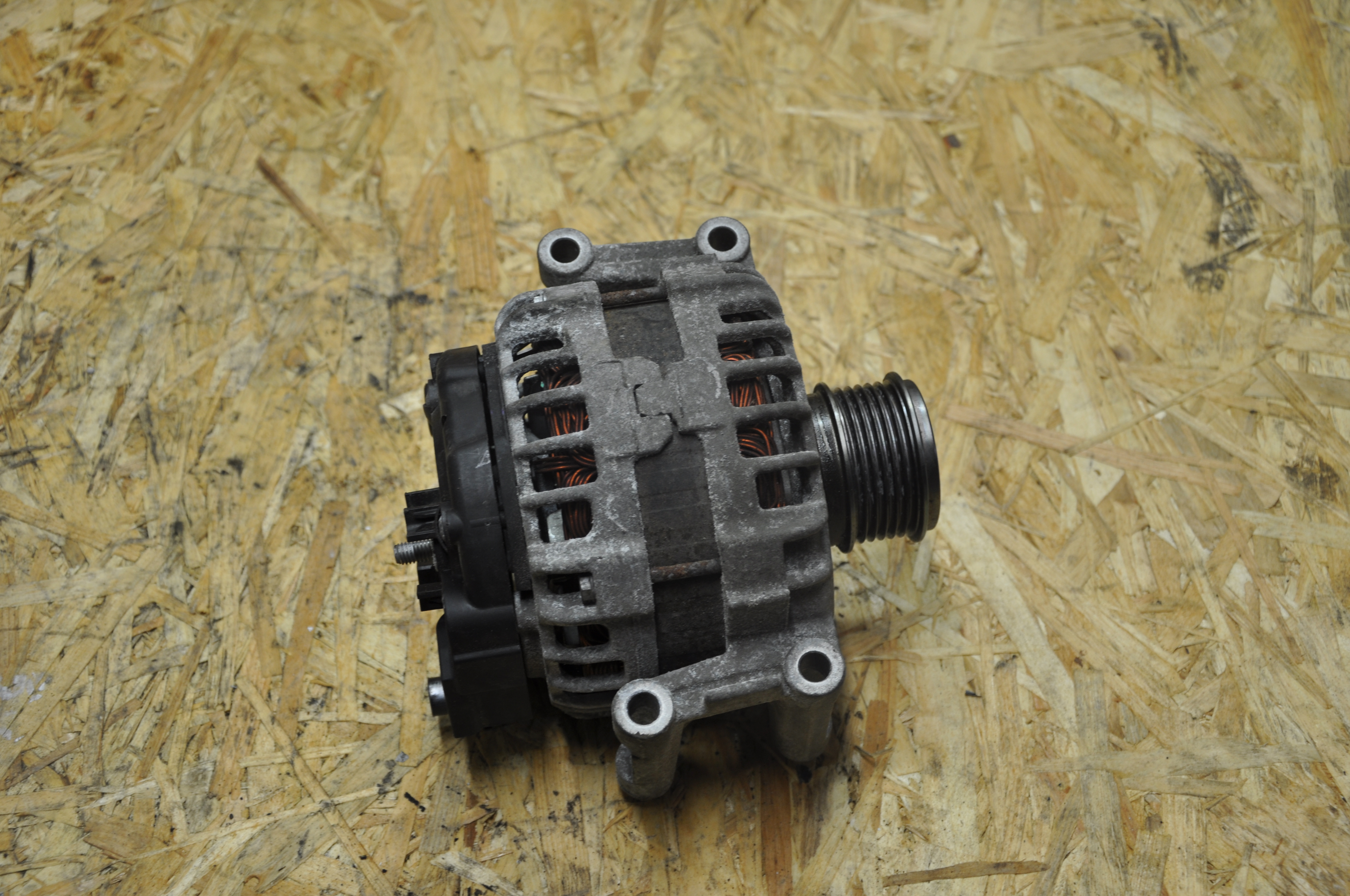 AUDI Q3 8U (2011-2020) Alternator 06J903023A 23436388