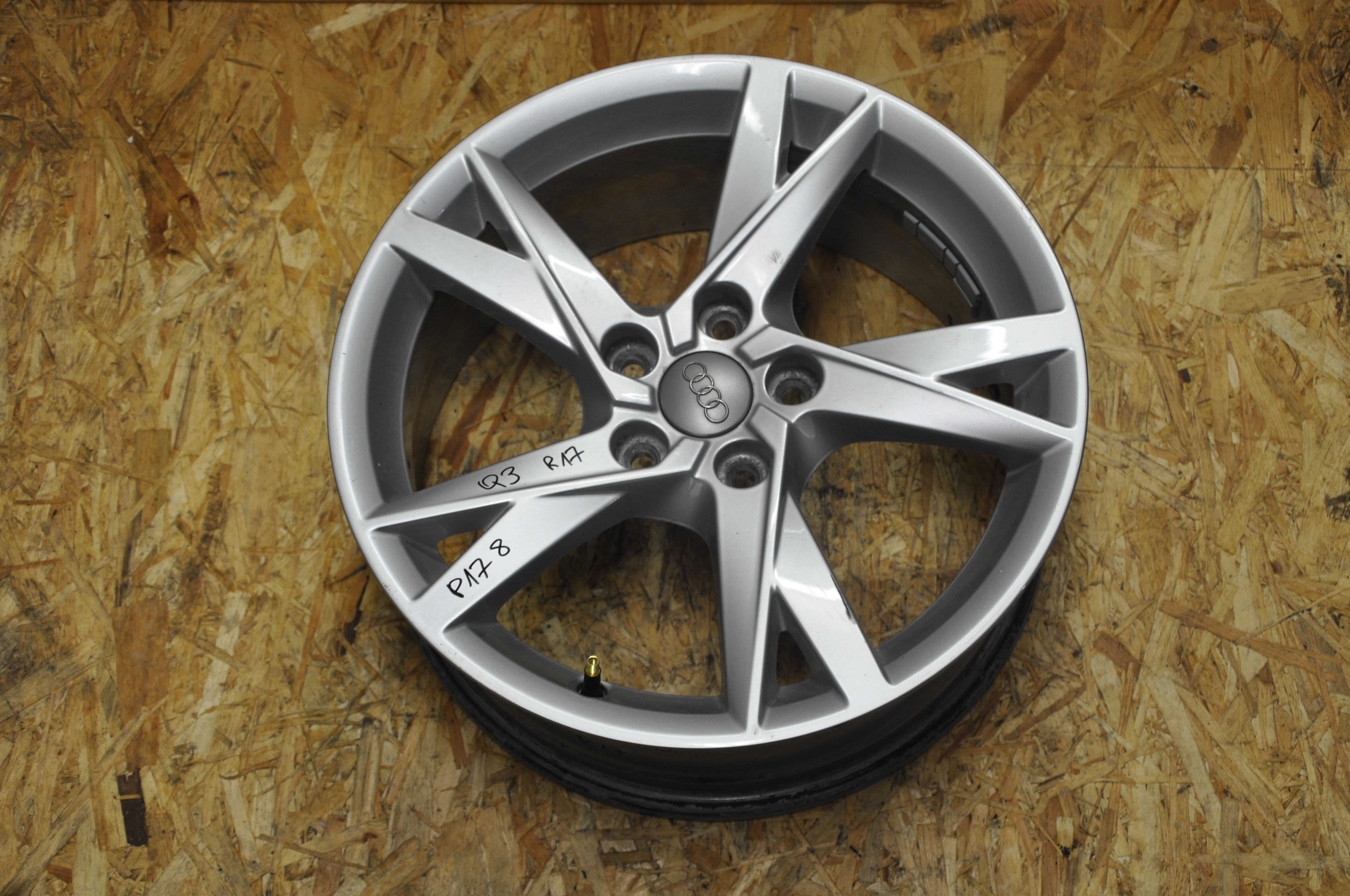 AUDI Q3 8U (2011-2020) Wheel 8U0601025AM 23436626