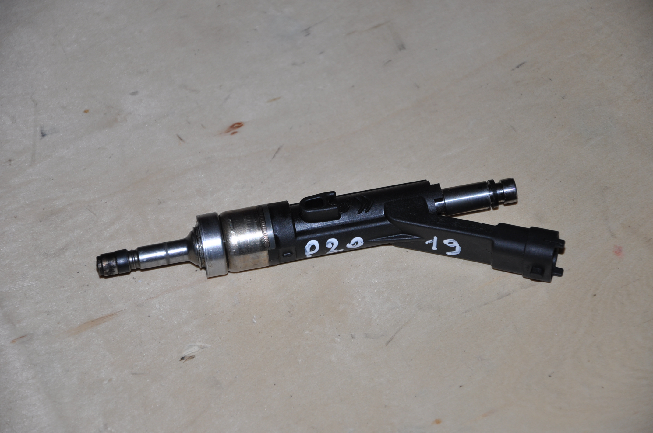 CITROËN C4 Picasso 2 generation (2013-2018) Injector de combustibil 9810335380 23489778