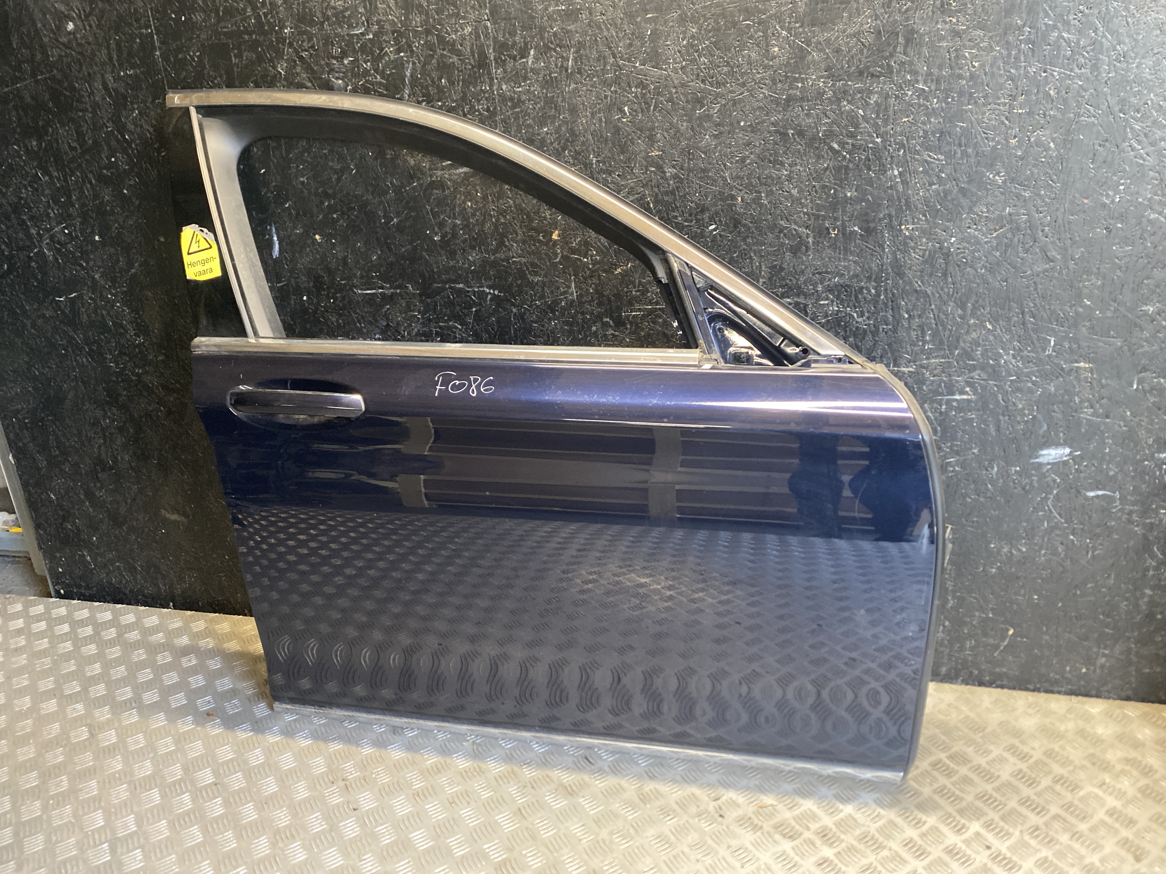 BMW 7 Series G11/G12 (2015-2023) Front Right Door 24603534