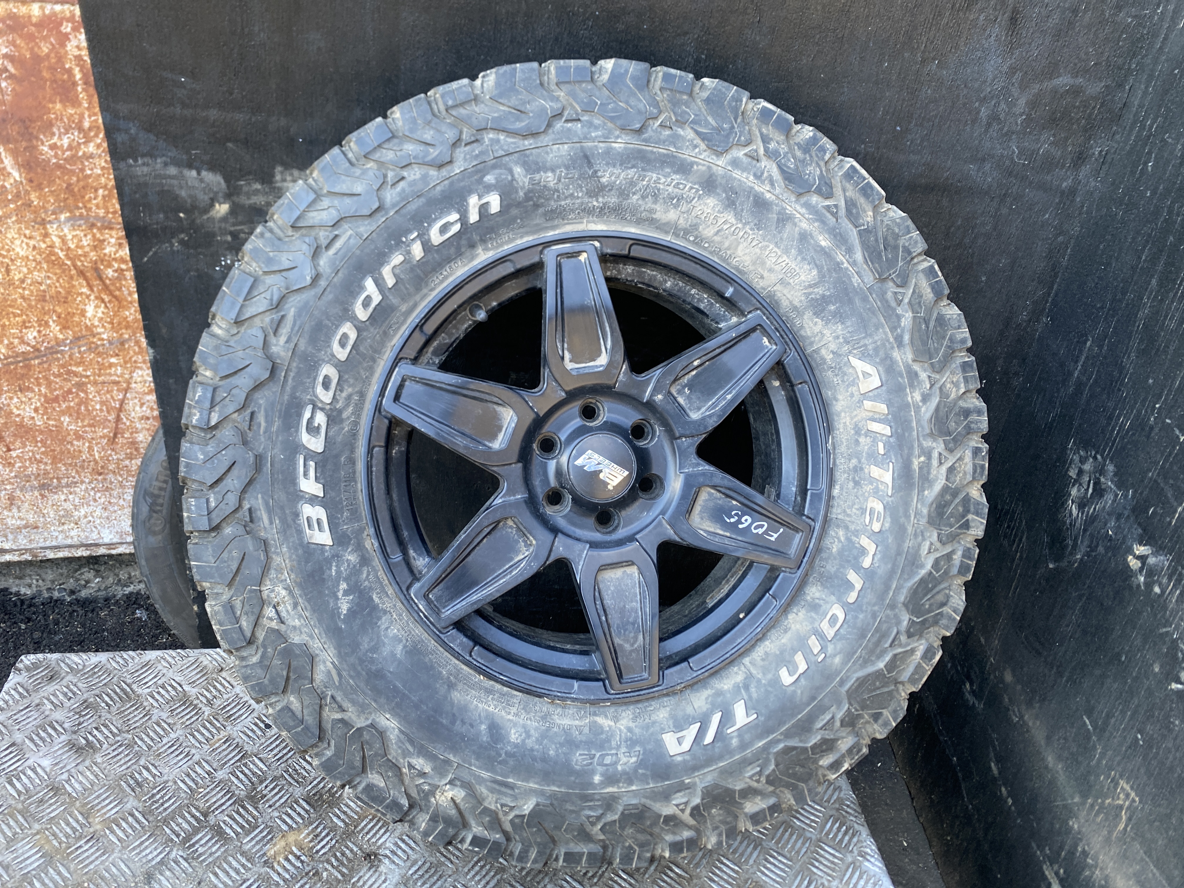 NISSAN NP300 1 generation (2008-2015) Kerék 6X114 24995408