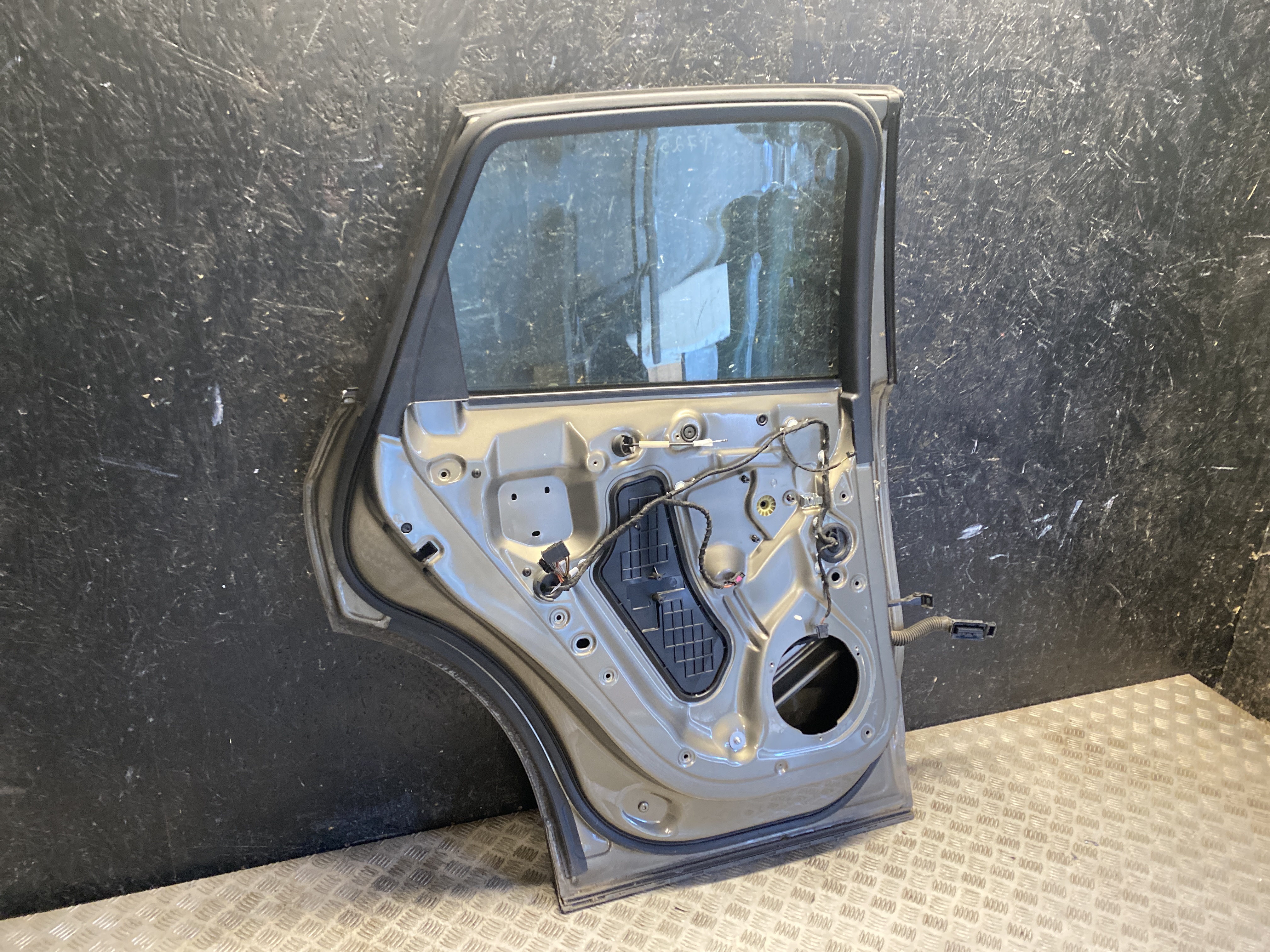 AUDI Q5 8R (2008-2017) Rear Left Door 24503729