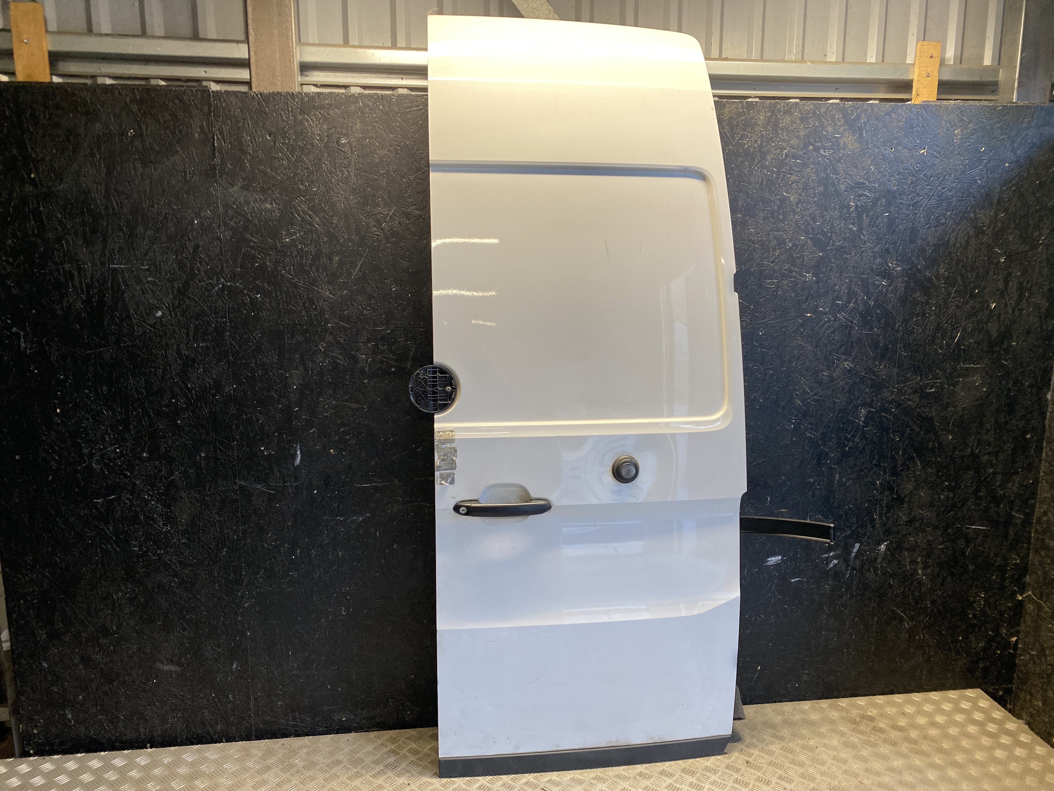 VOLKSWAGEN Crafter 2 generation Rear Right Door 24603517