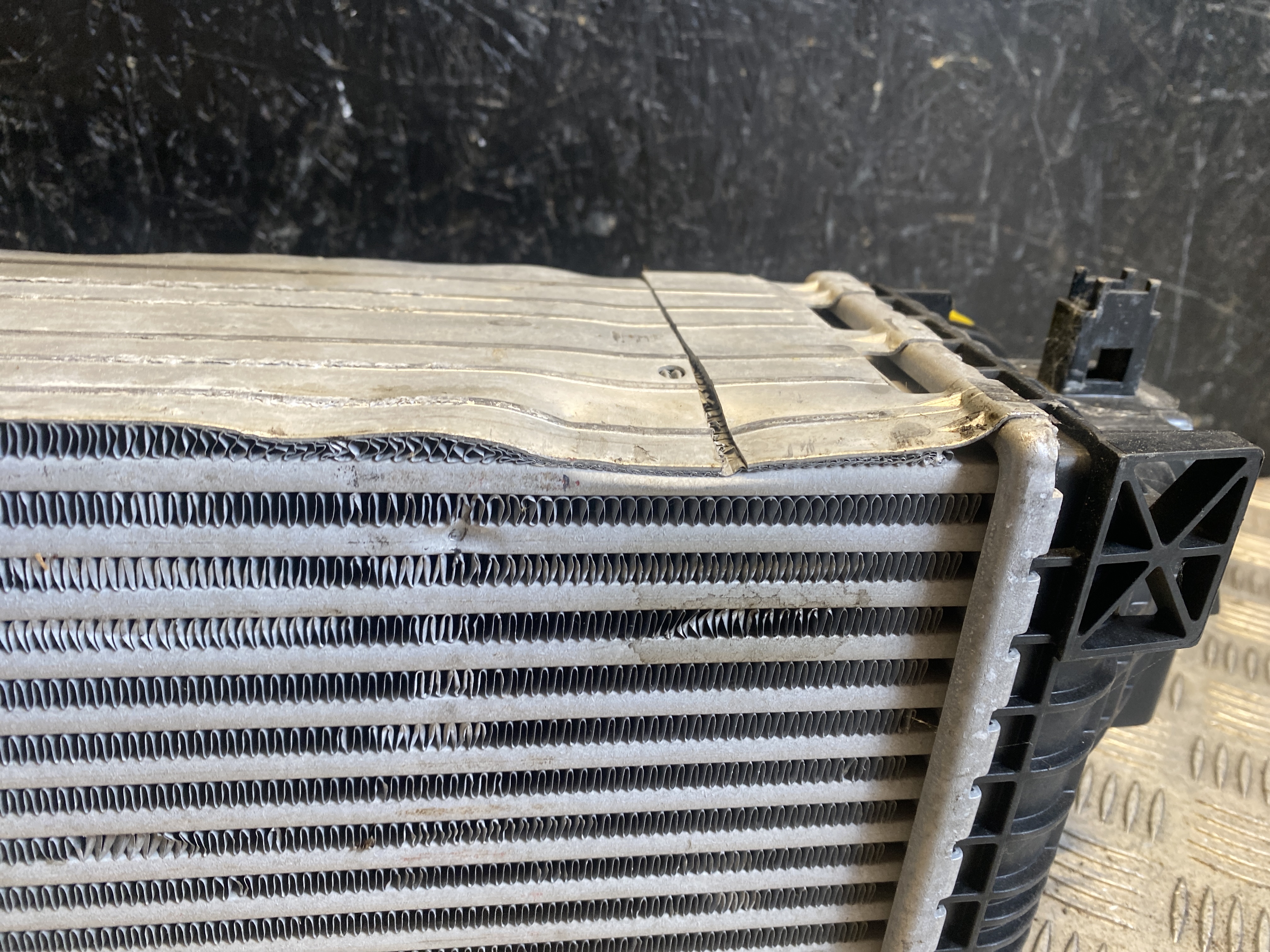 BMW X1 F48/F49 (2015-2023) Intercooler Radiator 761760005 23481041