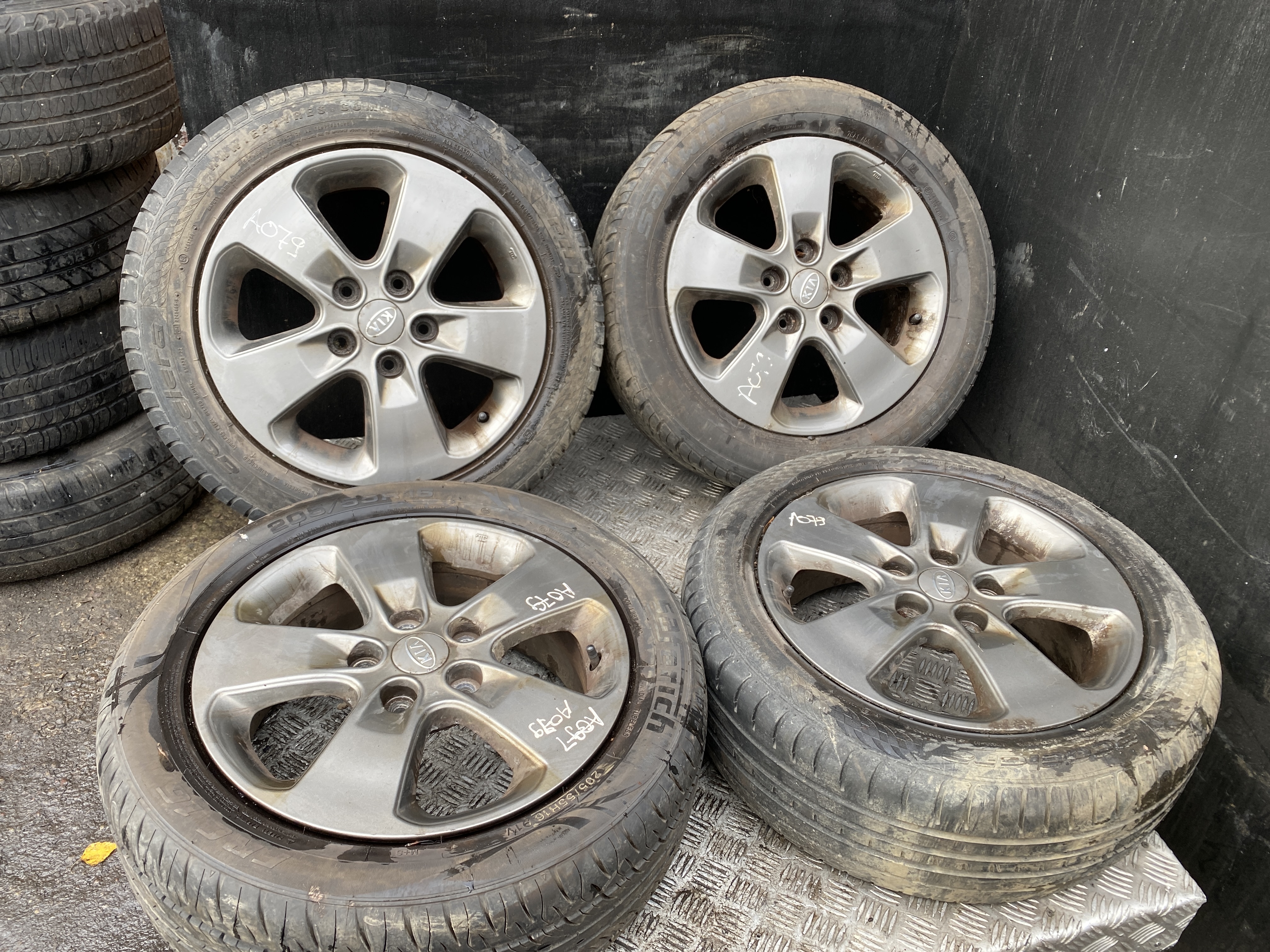 KIA Cee'd 1 generation (2007-2012) Wheel Set (without tires) 24262335