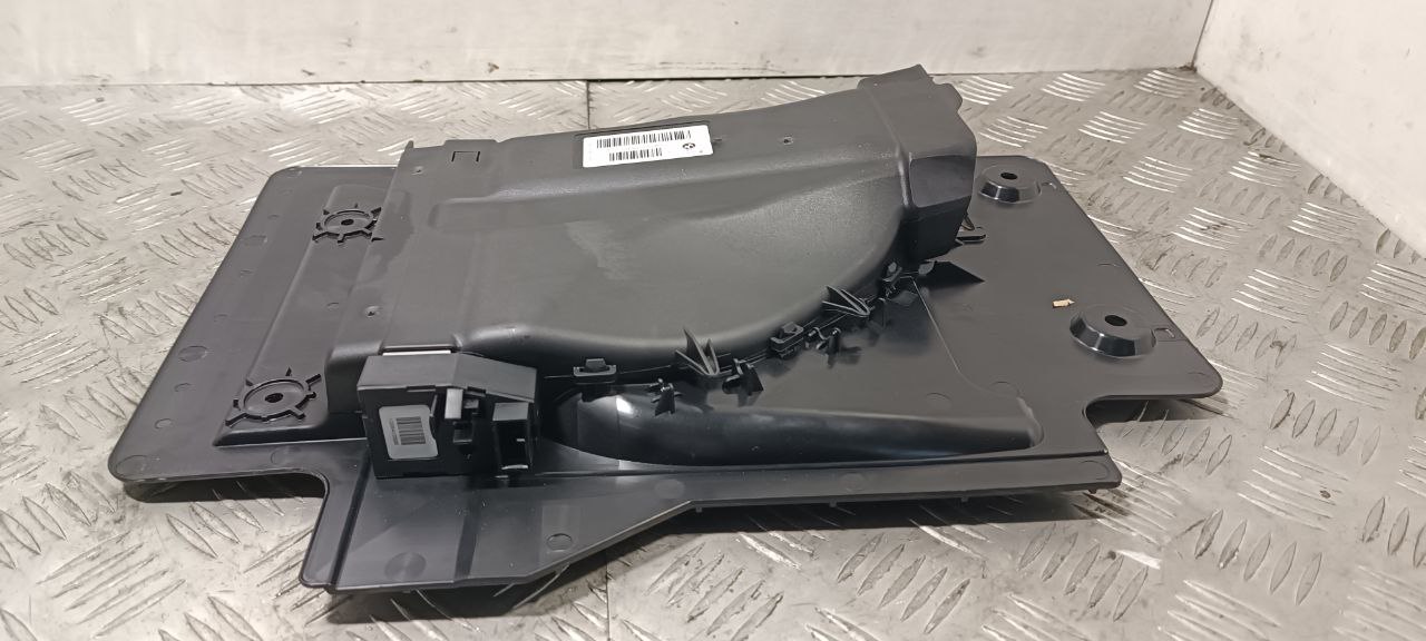 BMW 6 Series F06/F12/F13 (2010-2018) Salono oro latakas 9242215 23474280