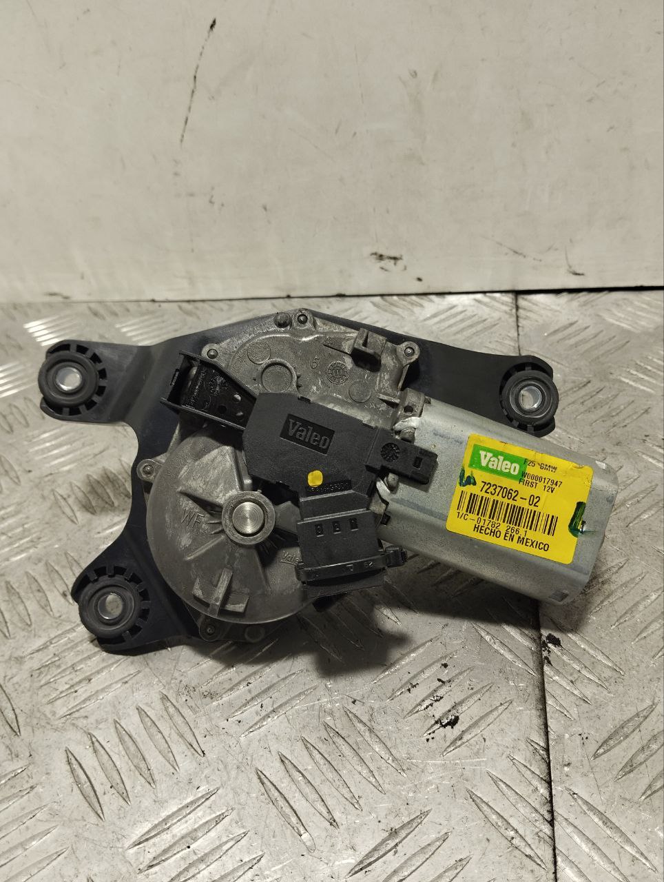 BMW X3 F25 (2010-2017) Wiper motor 7237062 23477513