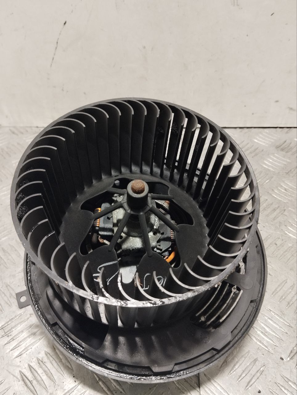 BMW X3 F25 (2010-2017) Heater Blower Fan T1021327U 23477500