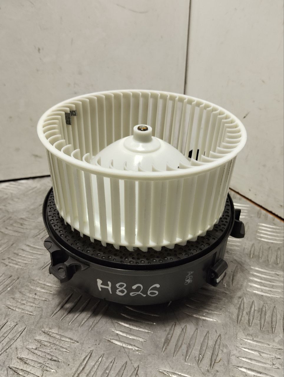 VOLVO XC90 2 generation (2014-2024) Sildītāja ventilators 0130309504, 011500123 23481731