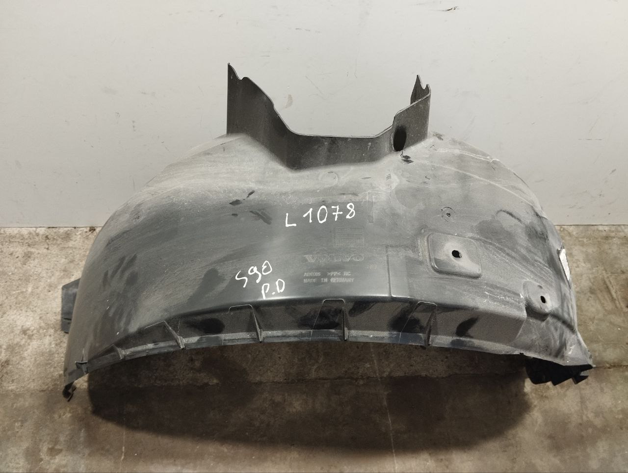 VOLVO S90 2 generation (2016-2023) Front Right Inner Arch Liner 31497669, P31497669 24517787