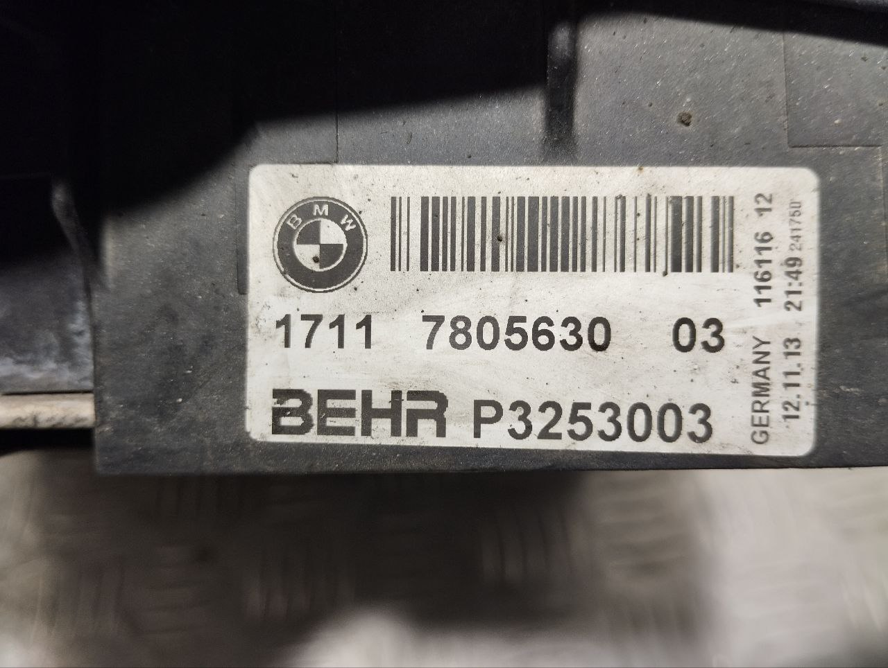 BMW 7 Series F01/F02 (2008-2015) Охлаждающий радиатор 7805630 23485900
