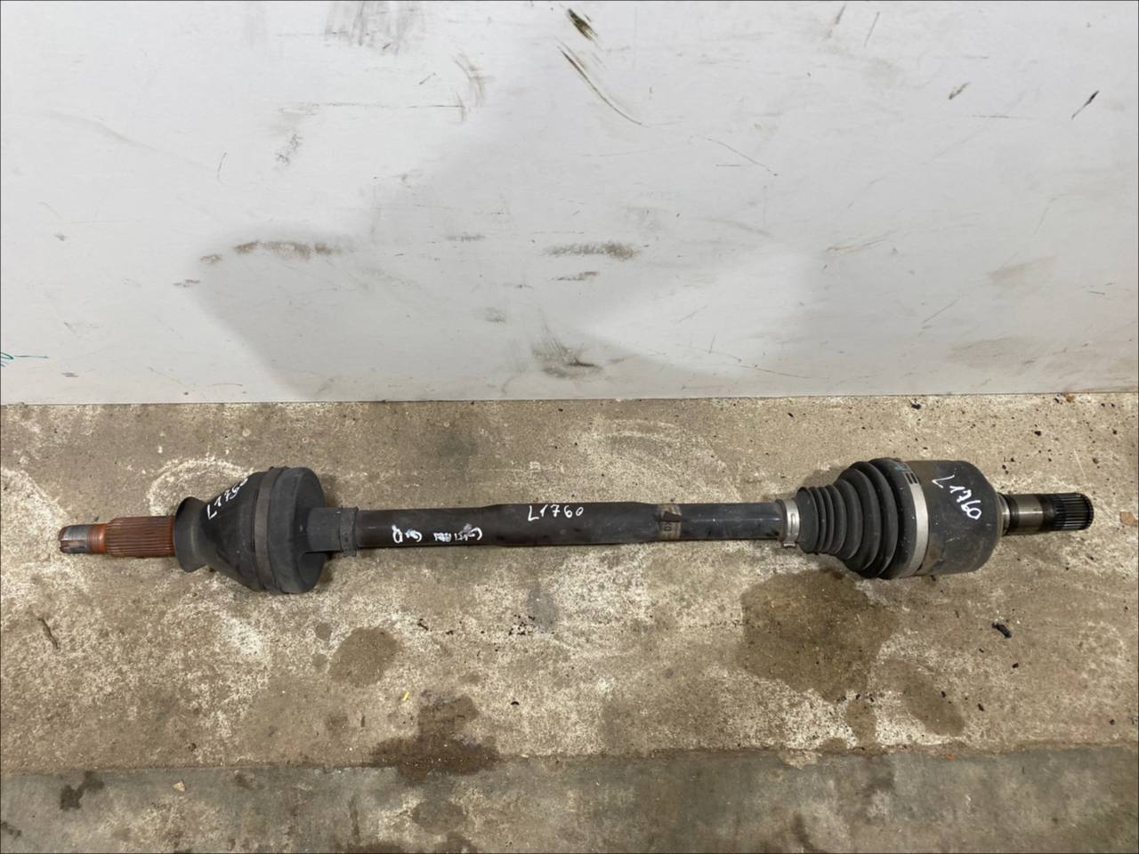 MASERATI Ghibli 3 generation (2013-2024) Rear Right Driveshaft 06700054530 23491806