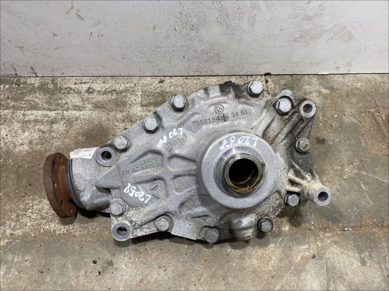 BMW 7 Series F01/F02 (2008-2015) Front Transfer Case 7619363, 7558154, 281 23781217