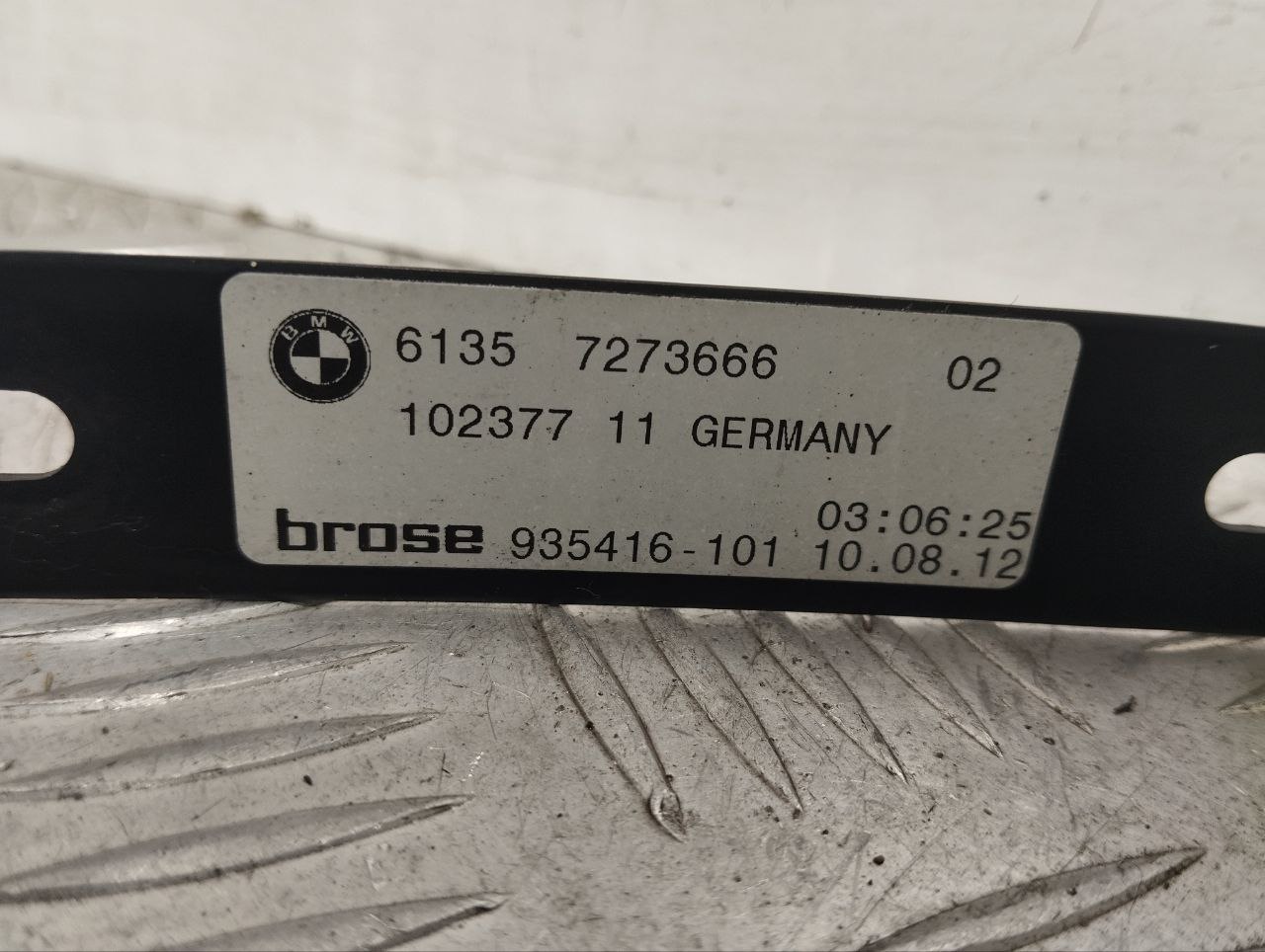 BMW 7 Series F01/F02 (2008-2015) Galinio dangčio (bagažinės) valdymo blokas 7273666, 7273667, 7396797 23823664