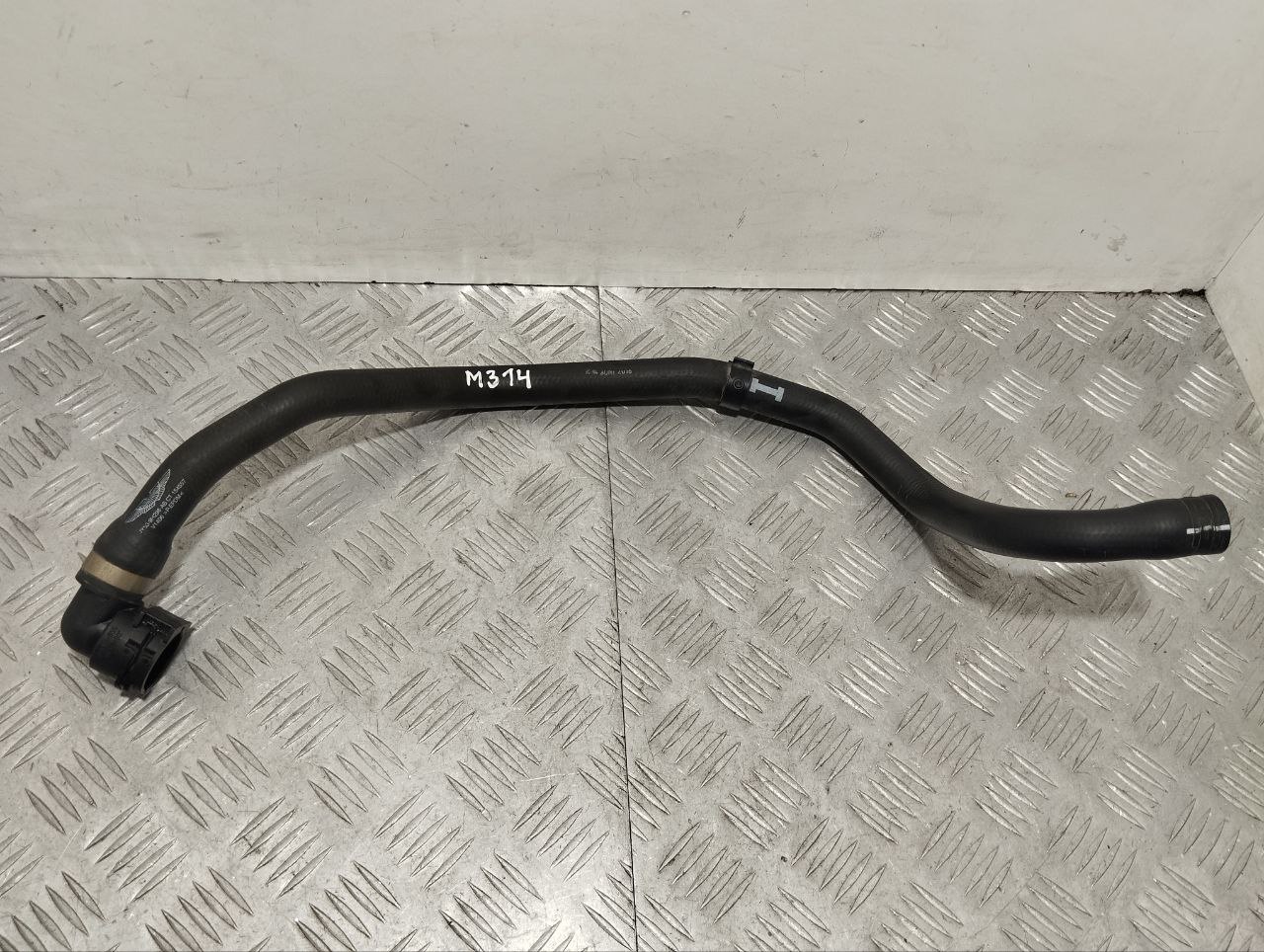 ASTON MARTIN DB11 1 generation (2016-2023) Coolant Hose Pipe JY539H298AB 23873368