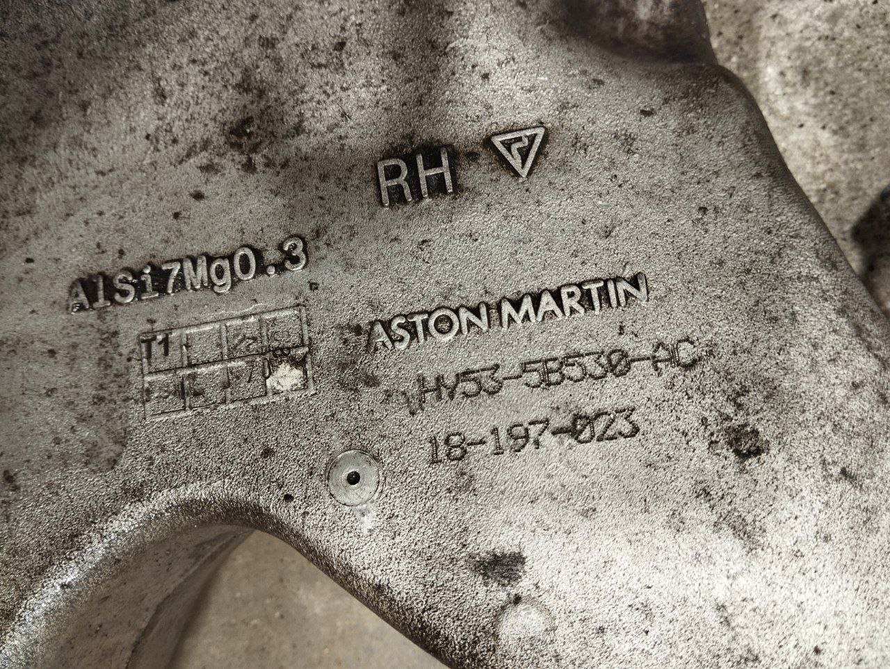 ASTON MARTIN DB11 1 generation (2016-2023) Rear Right Wheel Bearing HY535B530AC, HY535A970AC 24033946