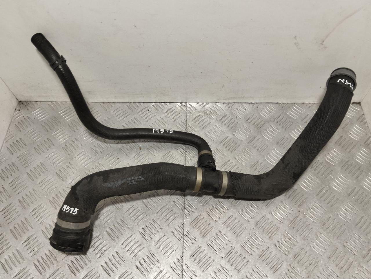 ASTON MARTIN DB11 1 generation (2016-2023) Coolant Hose Pipe JY5361J31AB, JY538C350AB 23986716