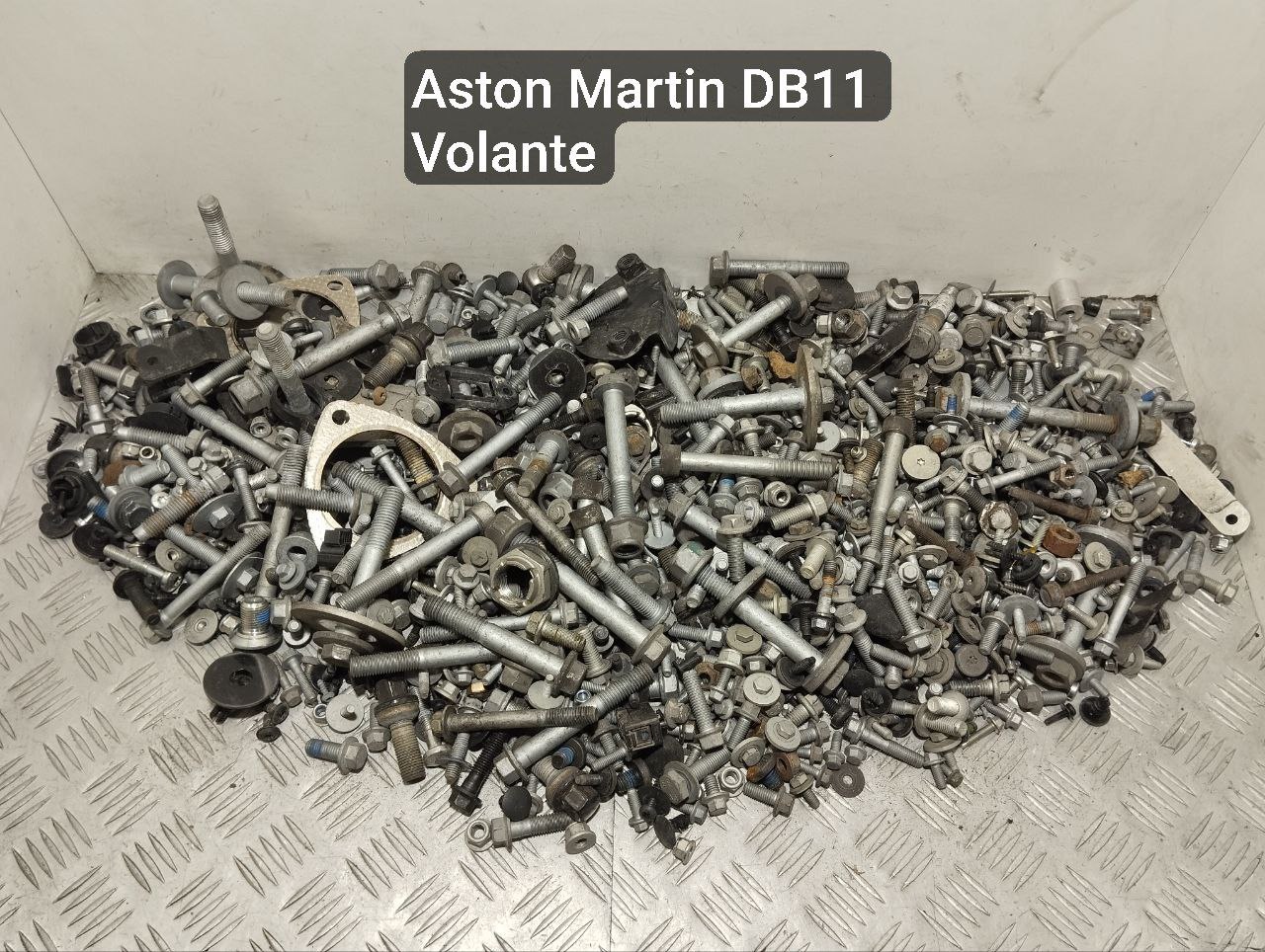 ASTON MARTIN DB11 1 generation (2016-2023) Engine Screws 23996660