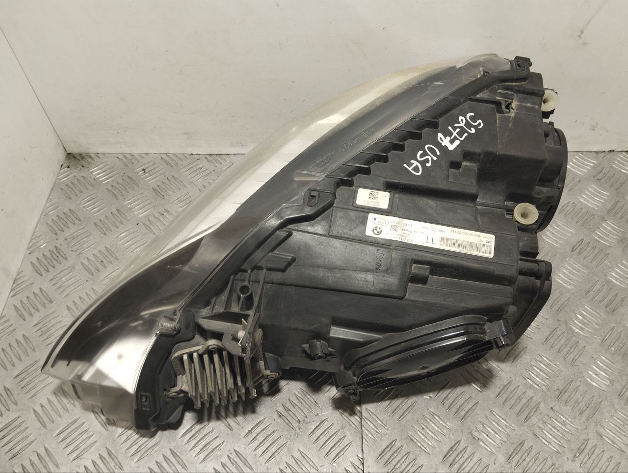 BMW 6 Series F06/F12/F13 (2010-2018) Priekinis dešinys žibintas 7255736, 72557369, 7307528 24414291