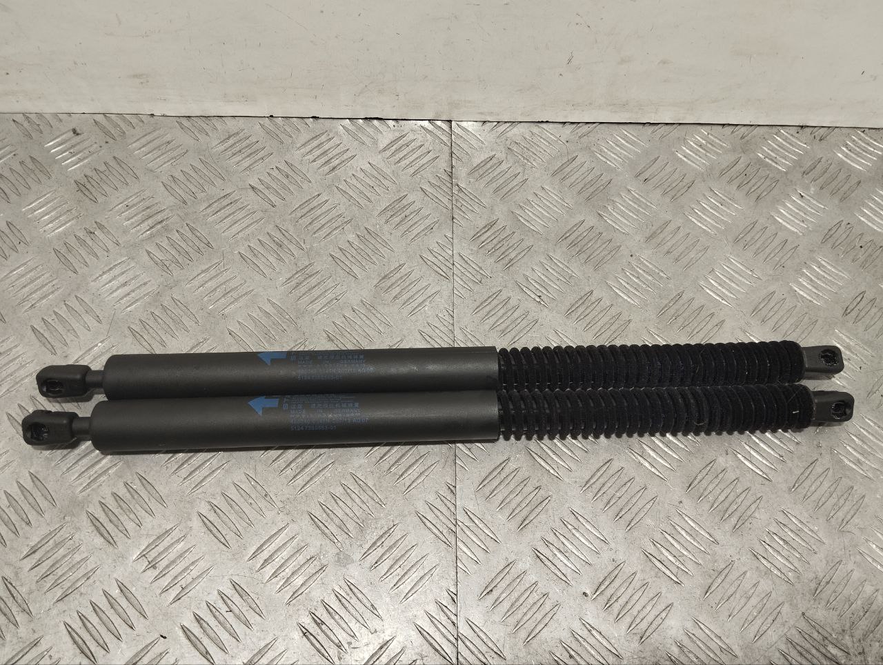 BMW 6 Series F06/F12/F13 (2010-2018) Left Side Tailgate Gas Strut 7360583 24308775