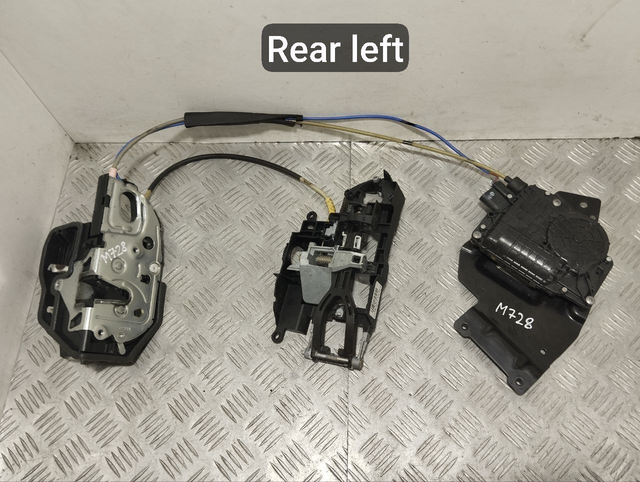 BMW 6 Series F06/F12/F13 (2010-2018) Galinių dešinių durų spyna 7276321, 4153310700, X3718722713 24308851