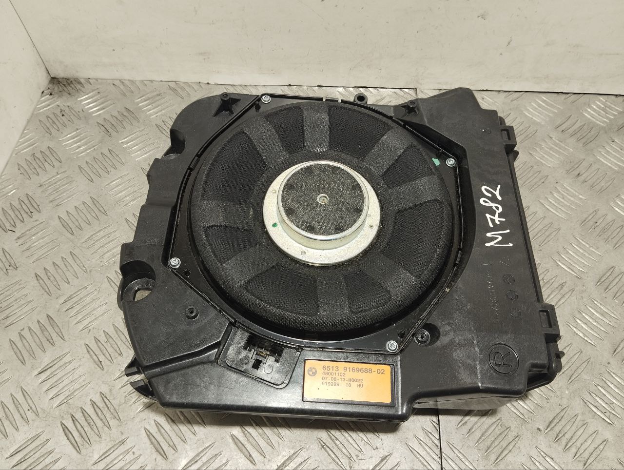 BMW 6 Series F06/F12/F13 (2010-2018) Subwoofer 9169688 24352561