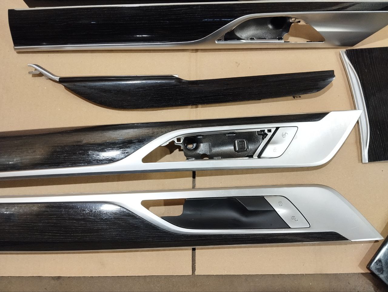 BMW 7 Series G11/G12 (2015-2023) Accessories Trim 8066679, 8066682, 8070735 24481830