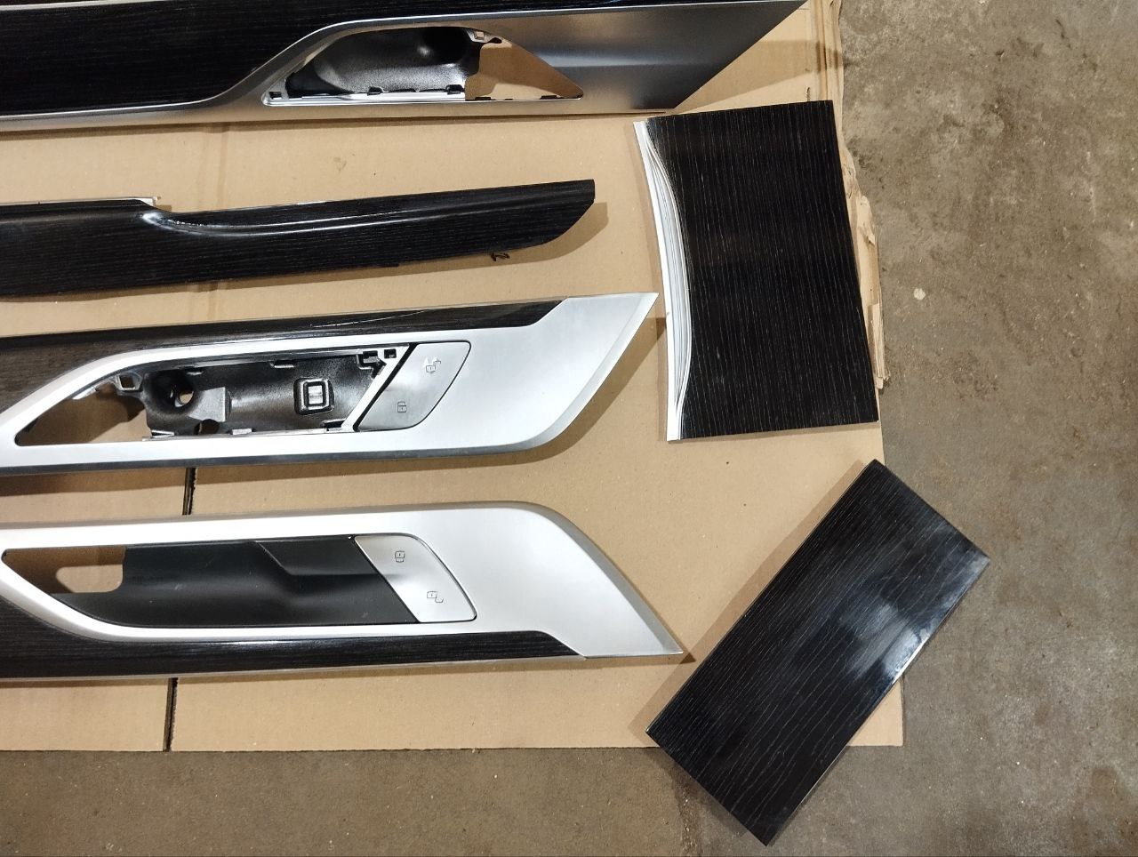 BMW 7 Series G11/G12 (2015-2023) Accessories Trim 8066679, 8066682, 8070735 24481830