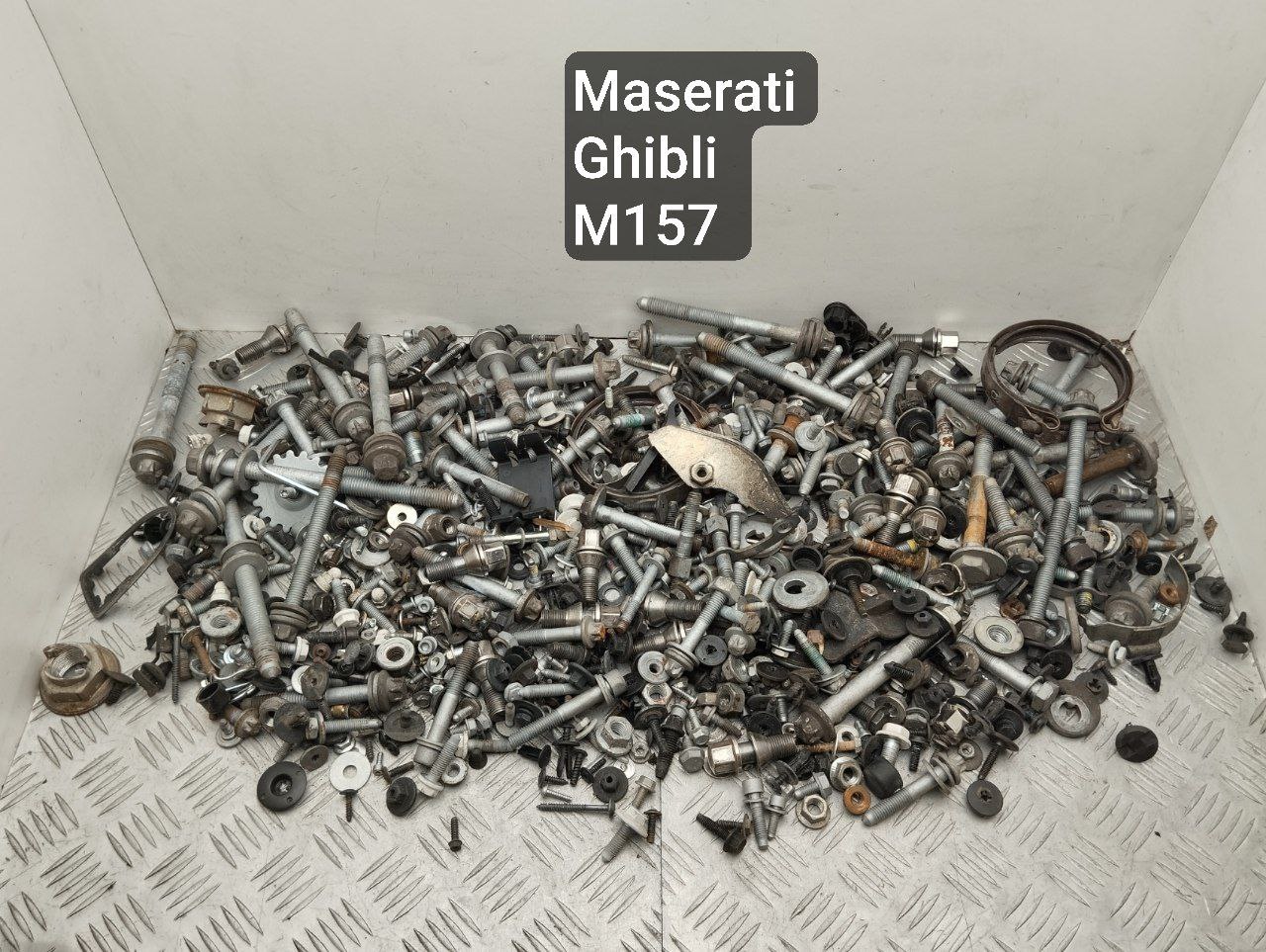 MASERATI Ghibli 3 generation (2013-2024) Bolts 24867622
